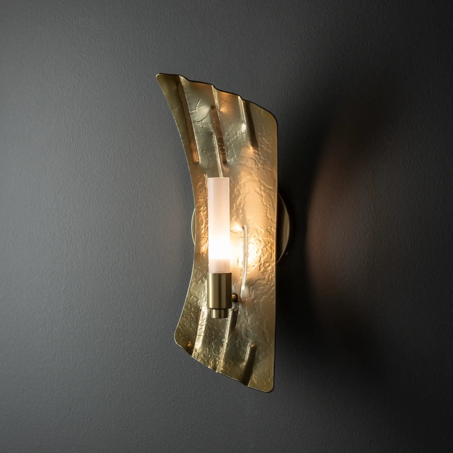 Hubbardton Forge, Crest Sconce, WALL SCONCES