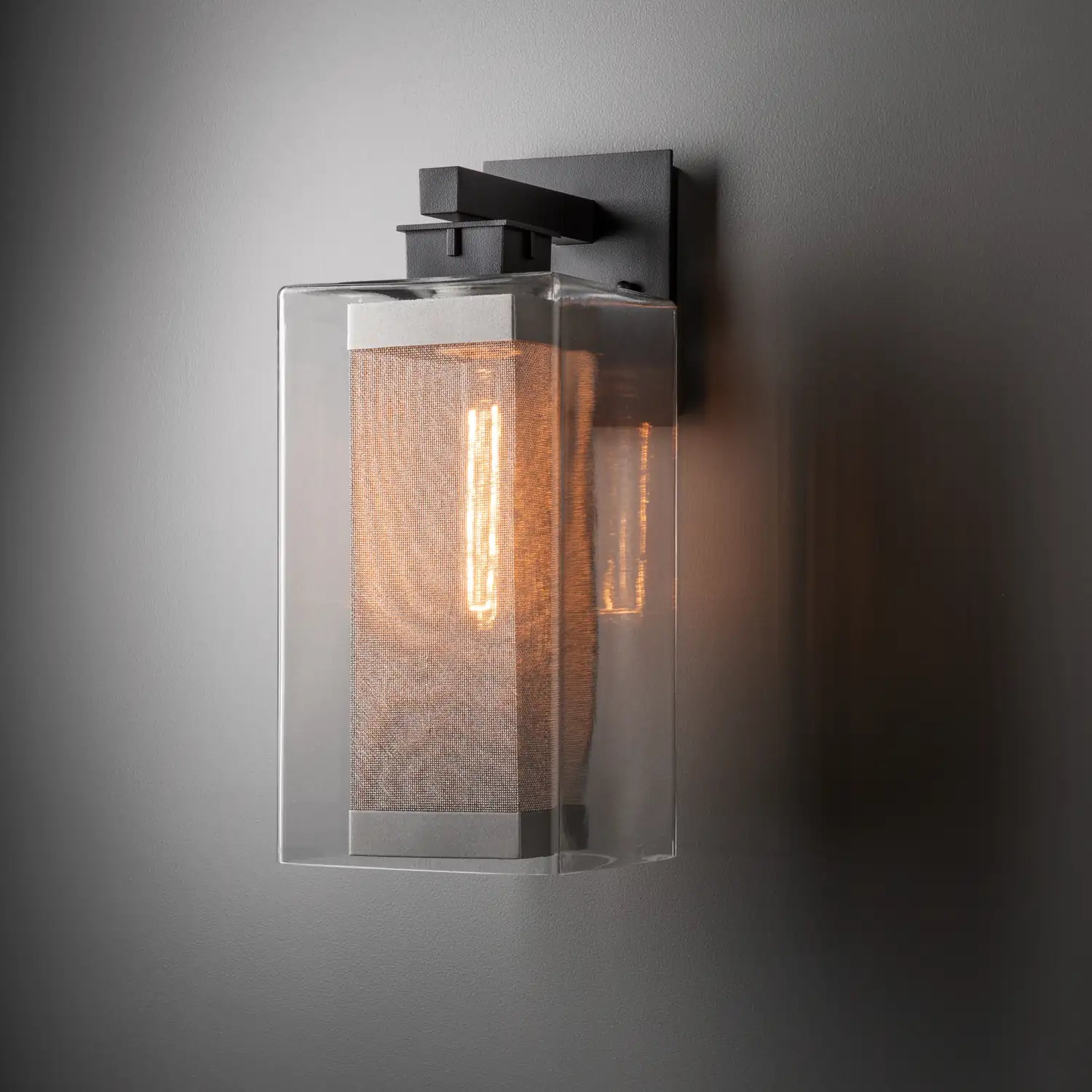 HUBBARDTON FORGE POLARIS OUTDOOR SCONCE