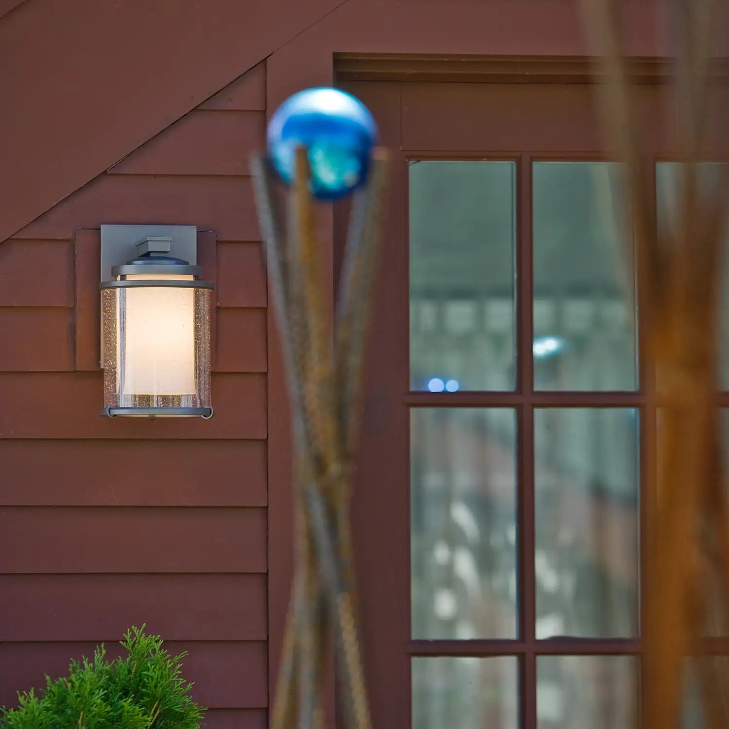HUBBARDTON FORGE MERIDIAN OUTDOOR SCONCE