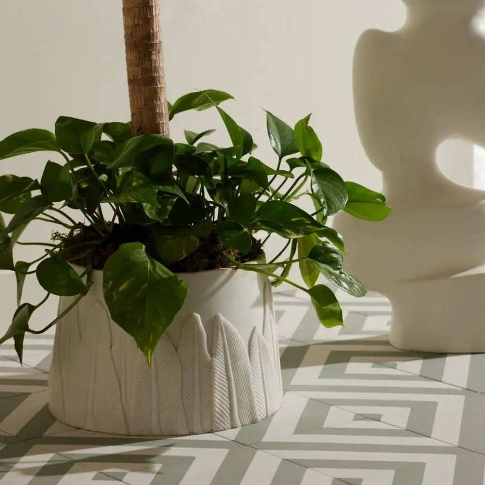 ARTERIORS FEATHER CENTERPIECE - Decorative Accents