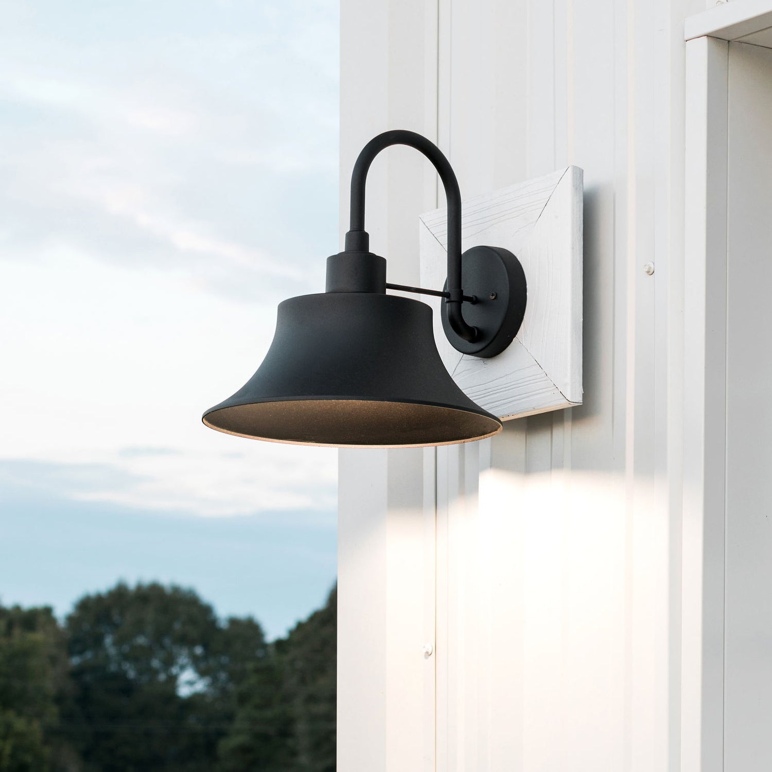 CAPITAL LIGHTING BROCK OUTDOOR WALL-LANTERN