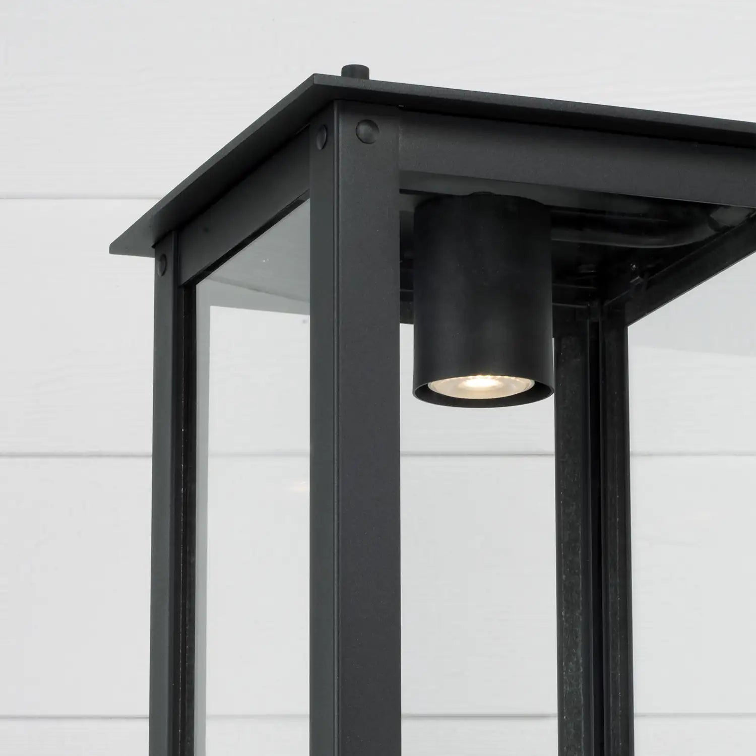 CAPITAL LIGHTING HUNT OUTDOOR POST-LANTERN - Post