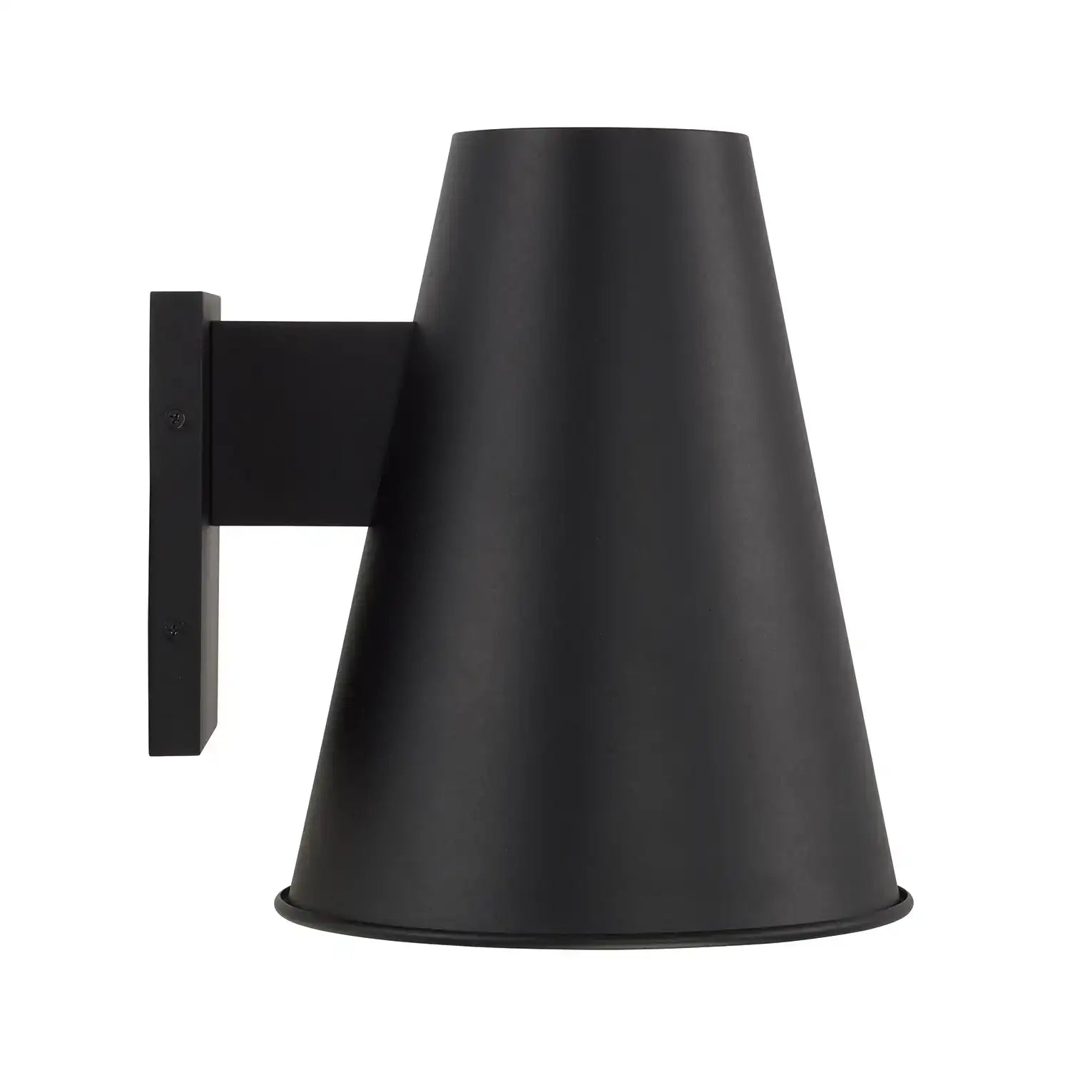 CAPITAL LIGHTING, YARDLEY OUTDOOR WALL-LANTERN, OUTDOOR WALL LIGHTS