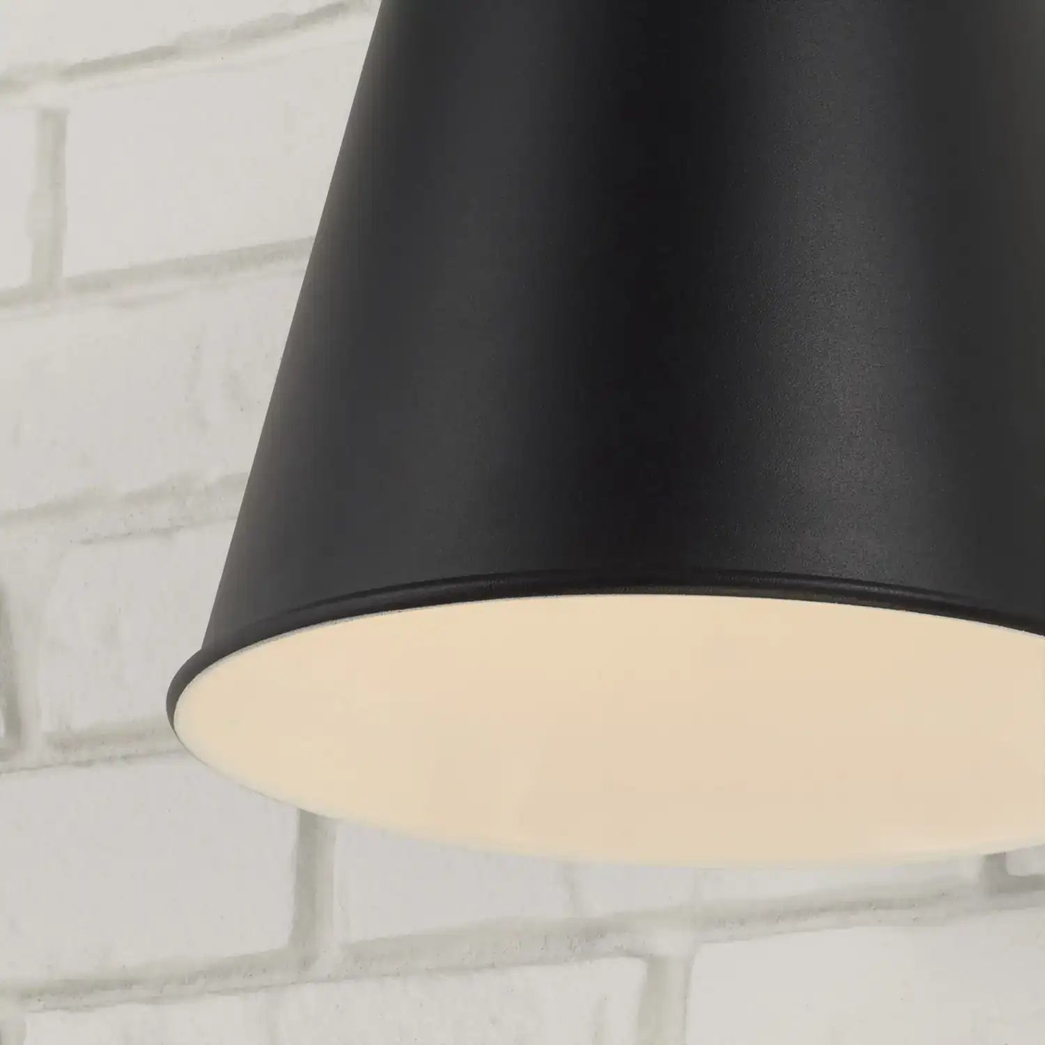 CAPITAL LIGHTING, YARDLEY OUTDOOR WALL-LANTERN, OUTDOOR WALL LIGHTS