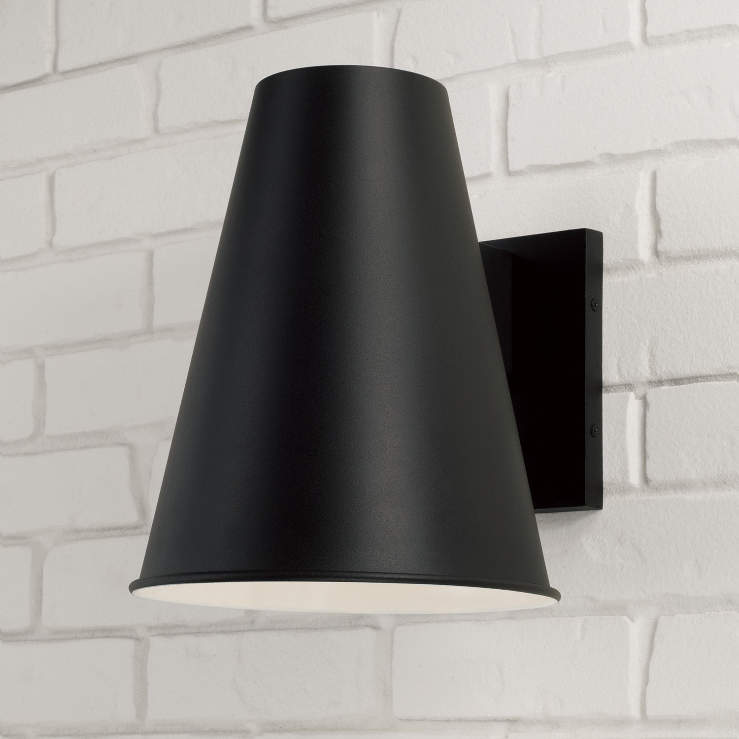 CAPITAL LIGHTING YARDLEY OUTDOOR WALL-LANTERN