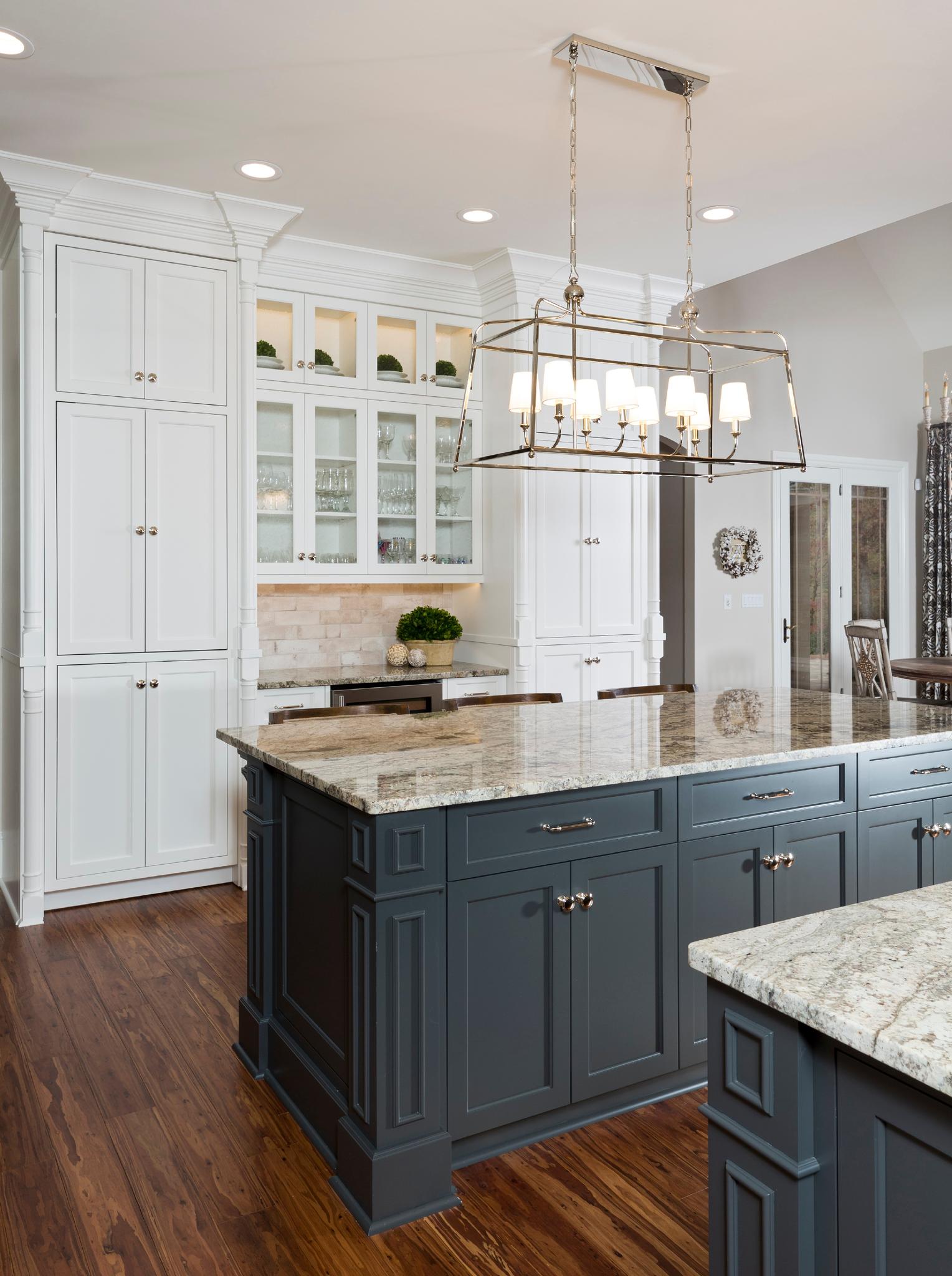 CRYSTORAMA, LIBBY LANGDON SYLVAN LINEAR CHANDELIER, CHANDELIER LIGHT