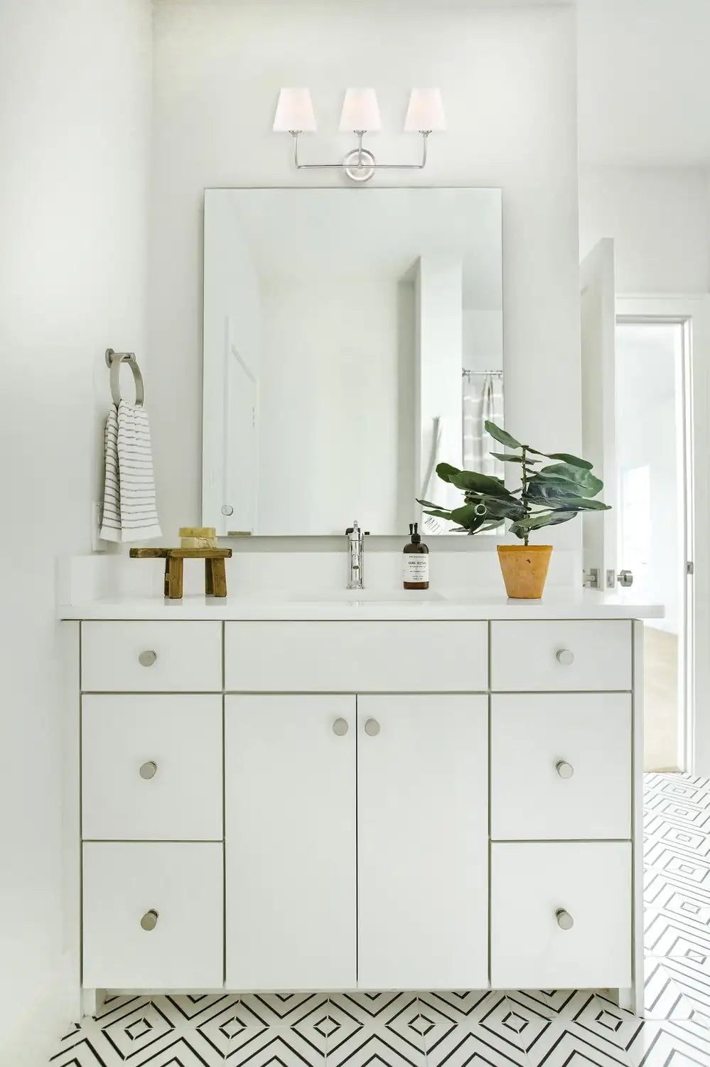 CRYSTORAMA, LIBBY LANGDON SYLVAN BATHROOM VANITY, VANITY LIGHT