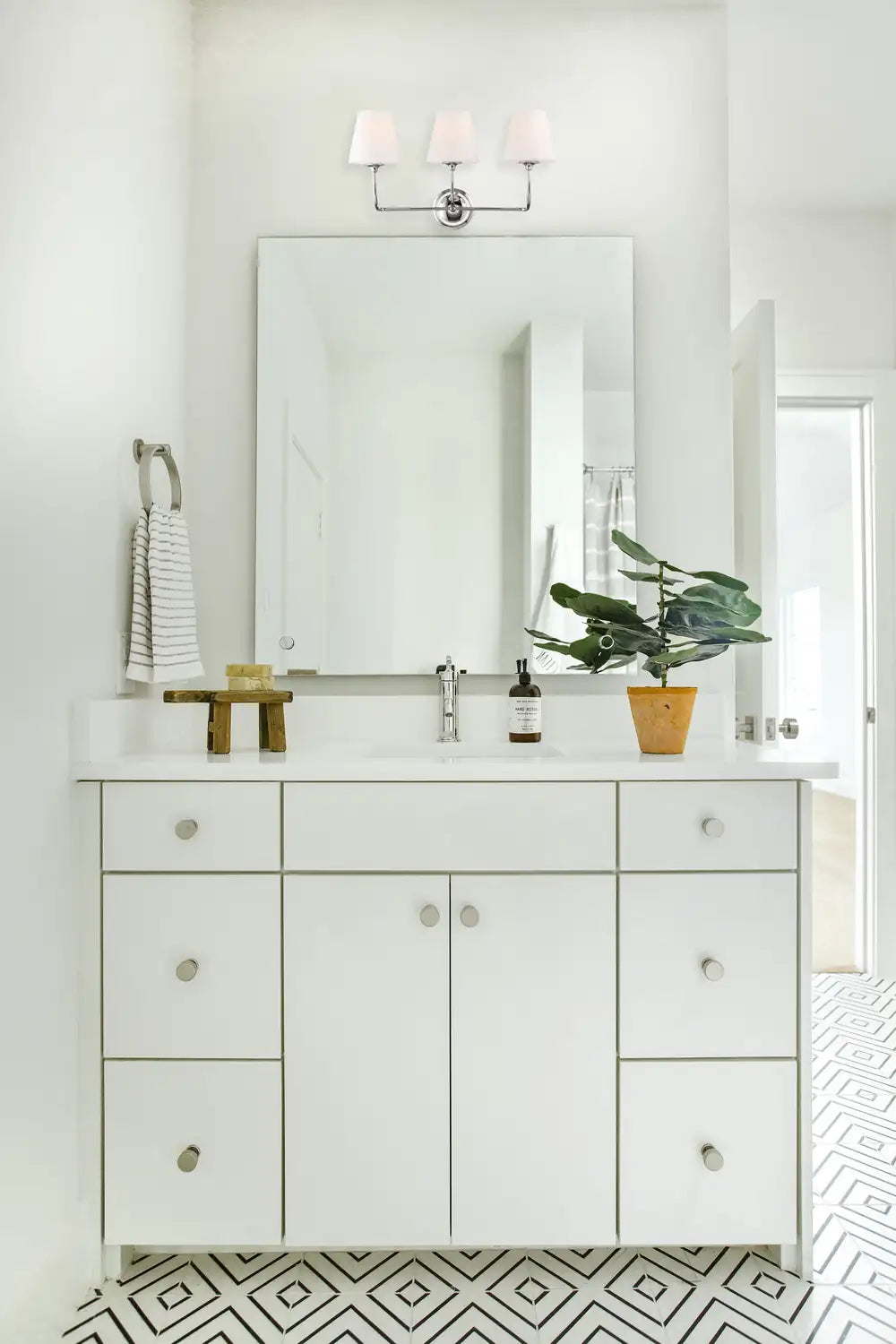 CRYSTORAMA, LIBBY LANGDON SYLVAN BATHROOM VANITY, VANITY LIGHT