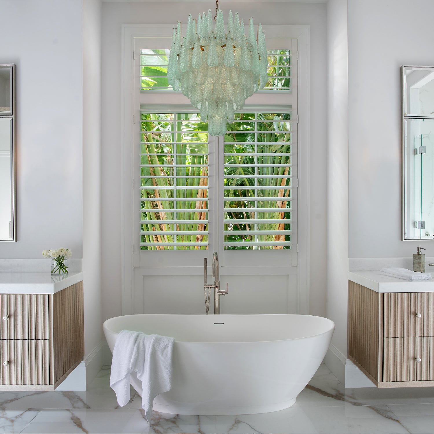 CRYSTORAMA, OLLIE CHANDELIER, CHANDELIER LIGHT