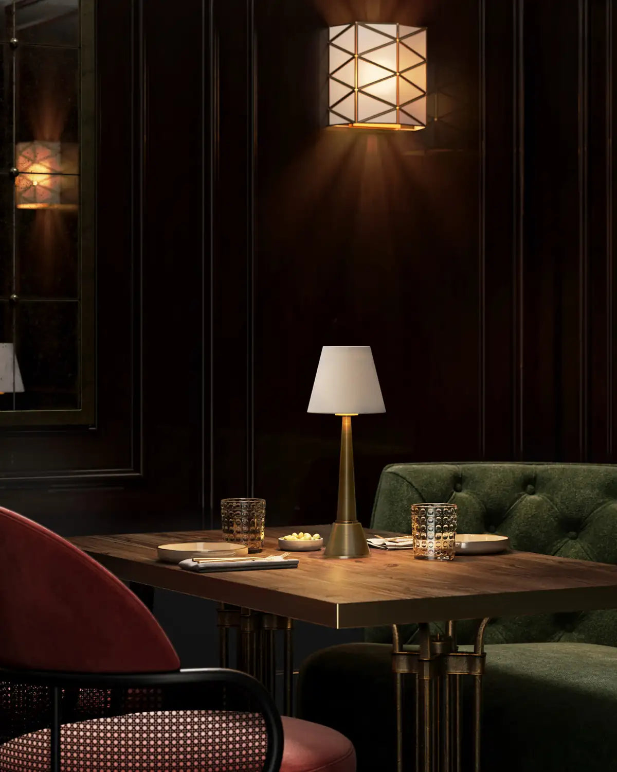 CURREY & COMPANY SAUNTER CORDLESS TABLE LAMP - Table