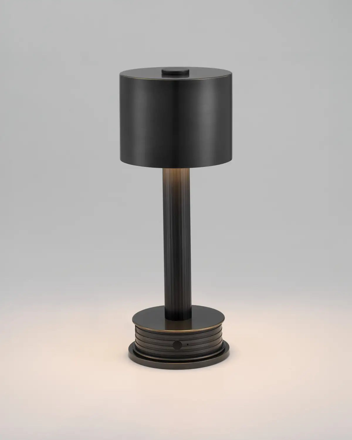 CURREY & COMPANY TRAVERSE CORDLESS TABLE LAMP - Table