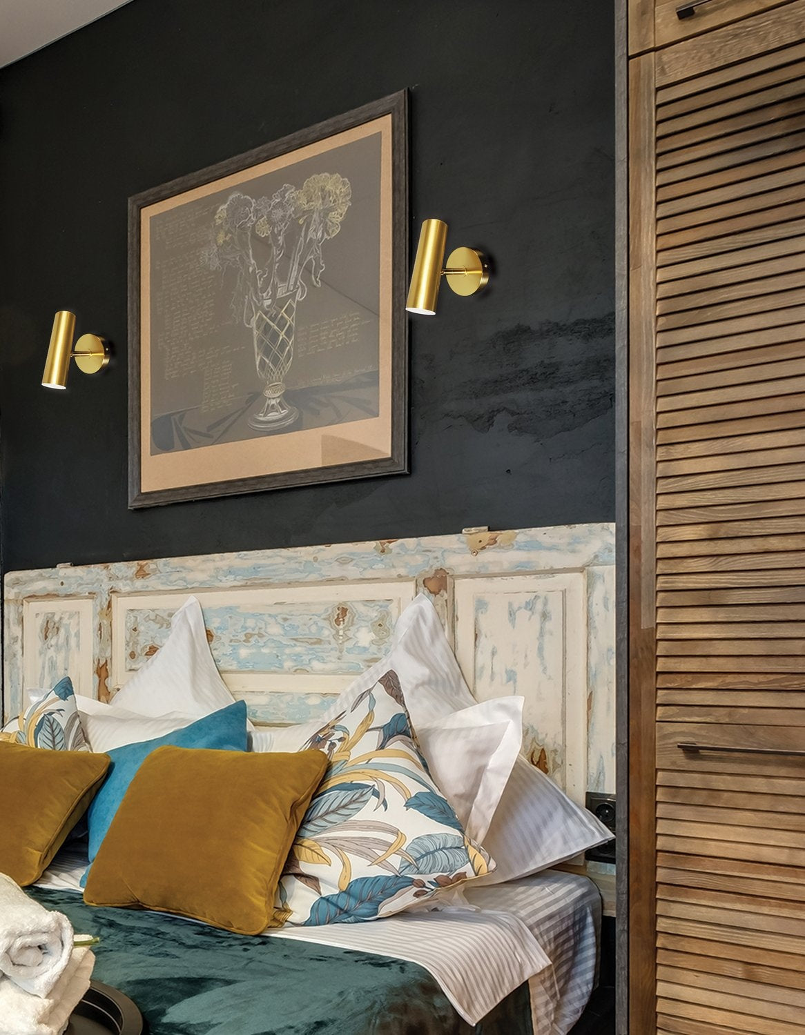 DAINOLITE CONSTANCE WALL TASK - Task