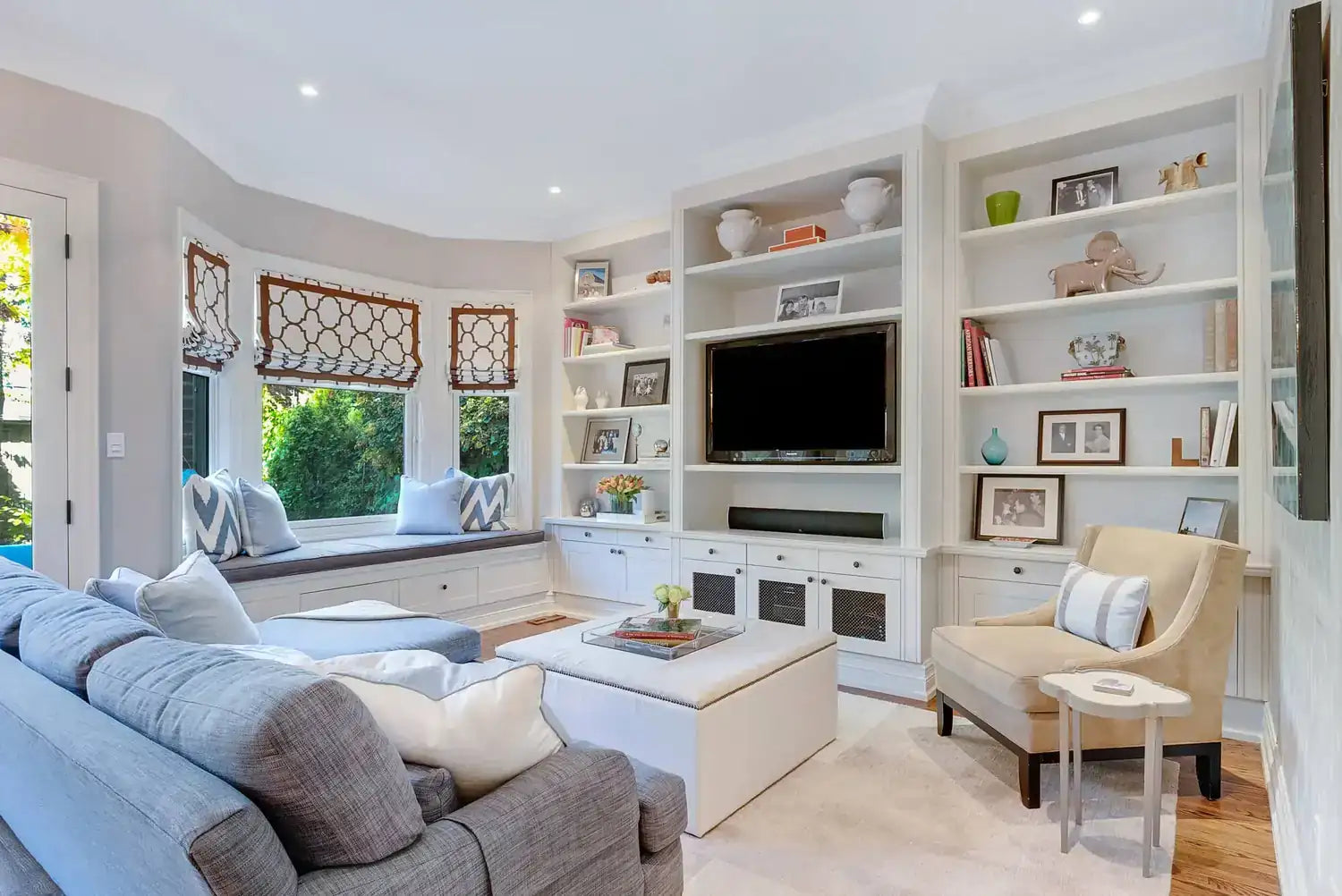 DALS, PIVOT GIMBAL LIGHT, FLUSH MOUNT CEILING LIGHTS