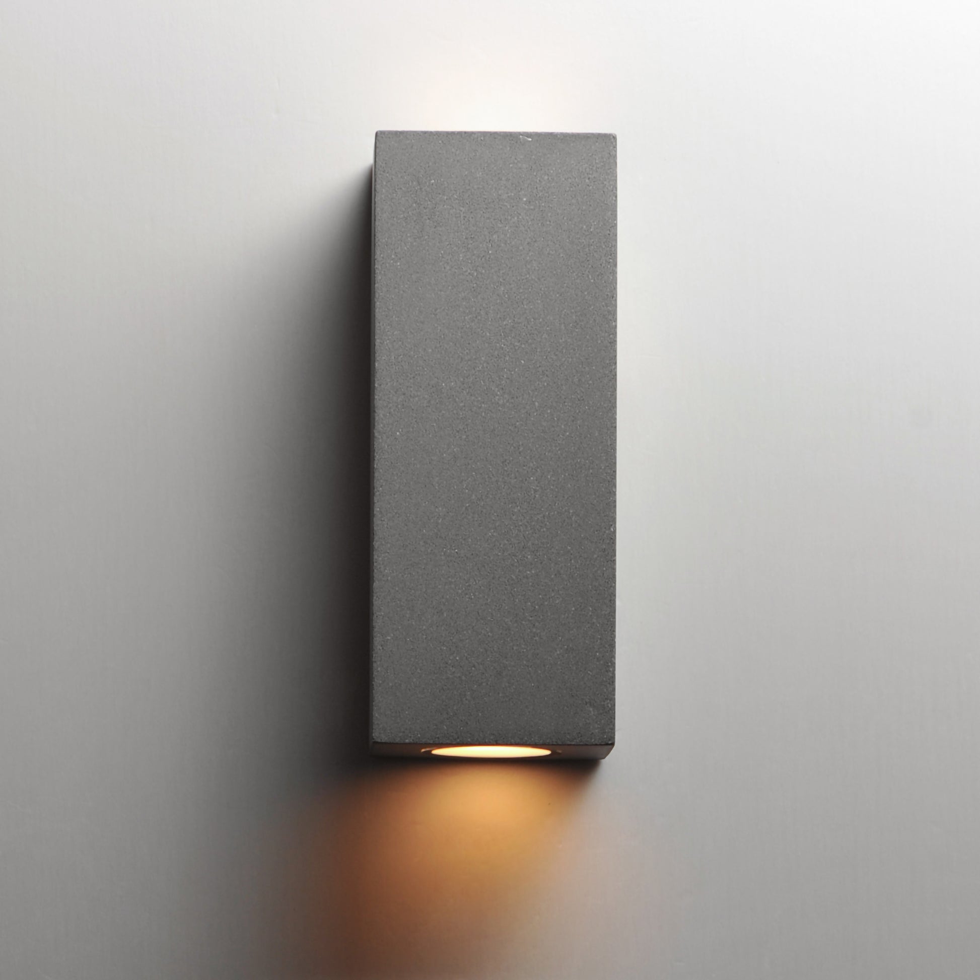 ET2, PILAR-OUTDOOR WALL MOUNT, OUTDOOR WALL LIGHTS