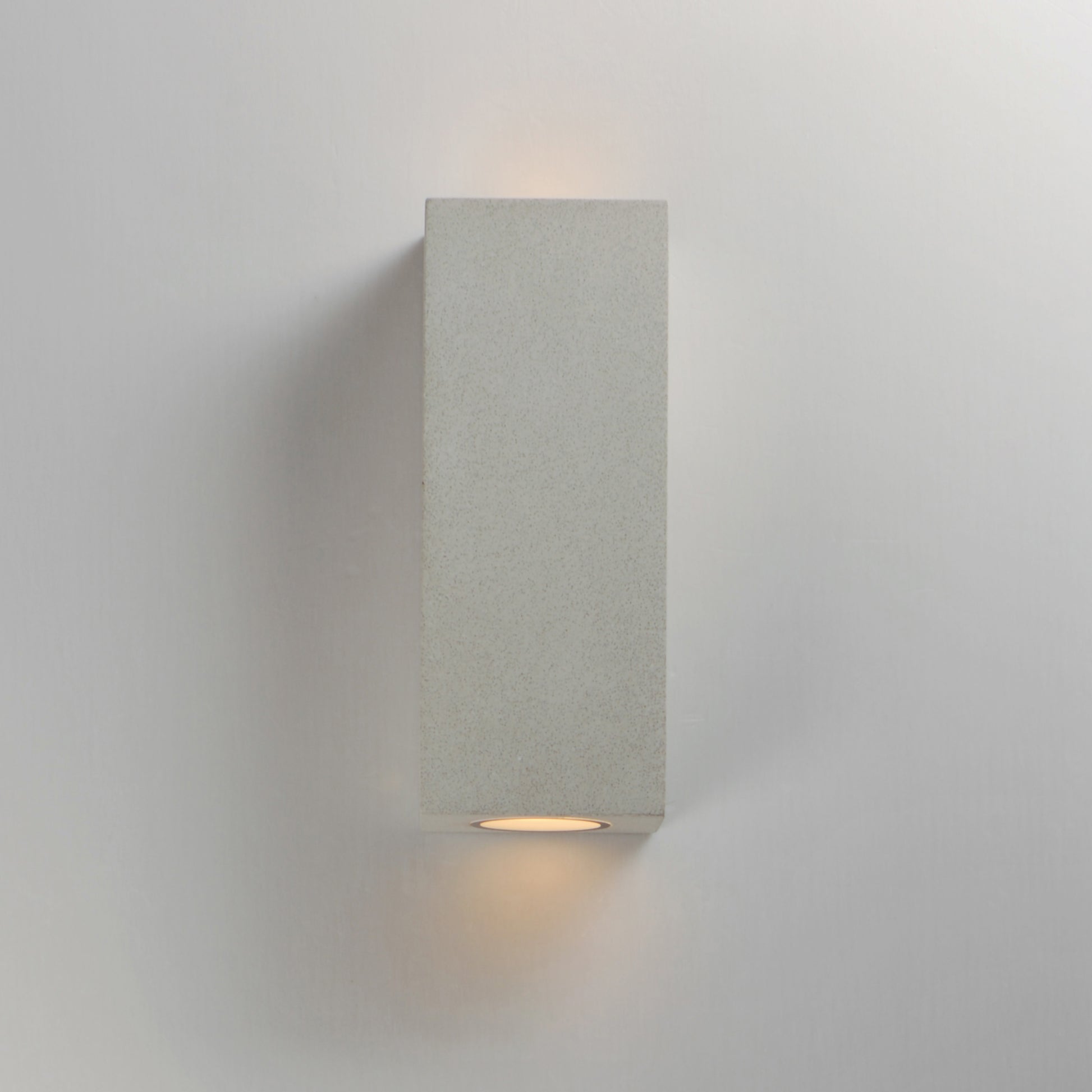 ET2, PILAR-OUTDOOR WALL MOUNT, OUTDOOR WALL LIGHTS