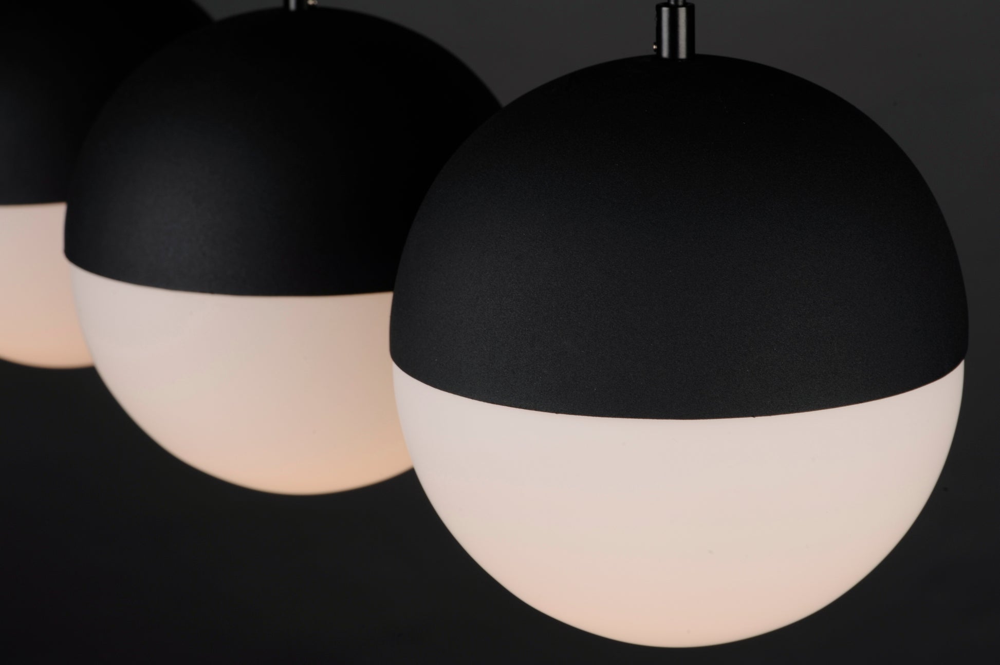 ET2, HALF MOON-LINEAR PENDANT, LINEAR LIGHT