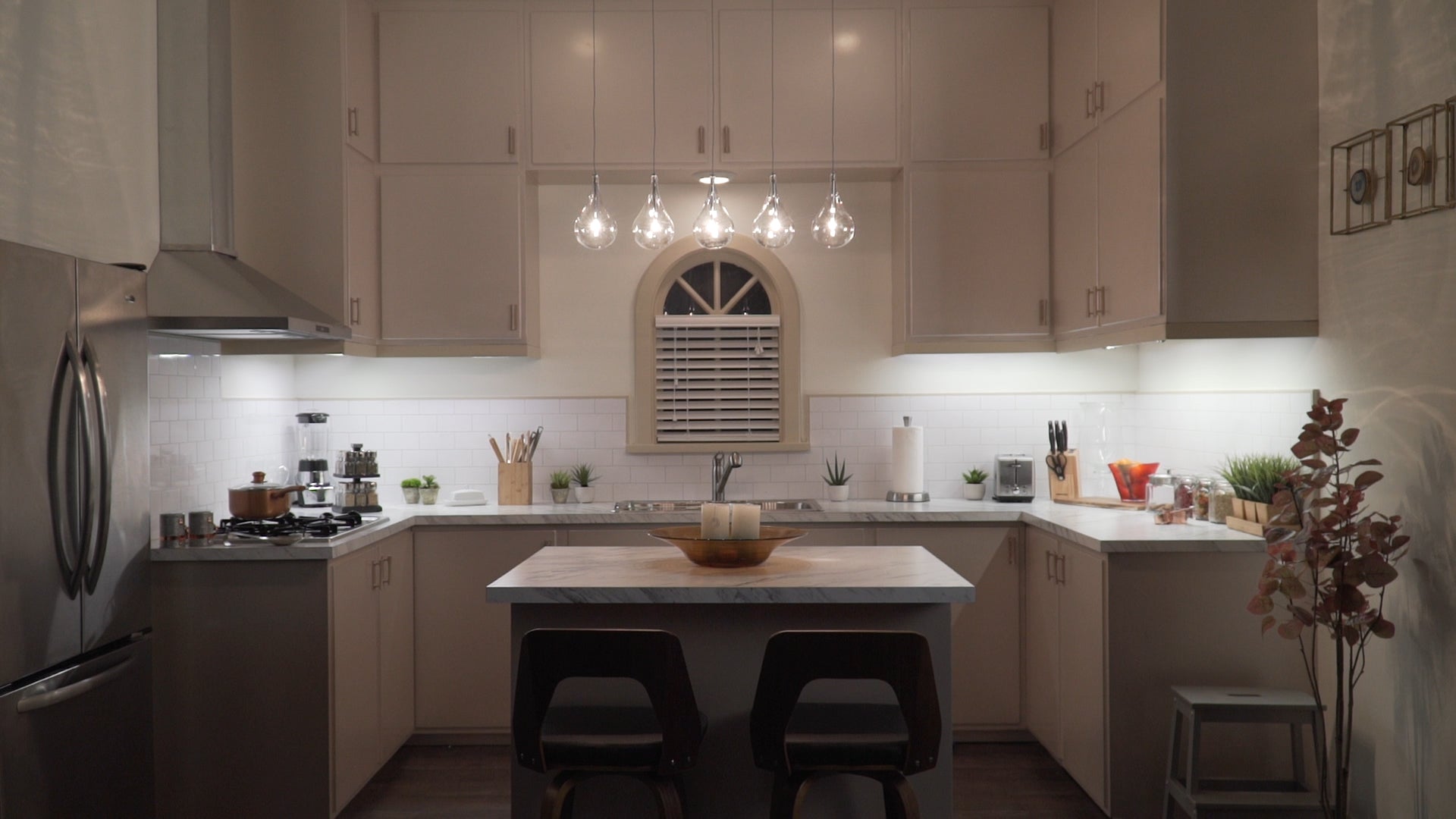 ET2, LARMES-LINEAR PENDANT, PENDANT LIGHT