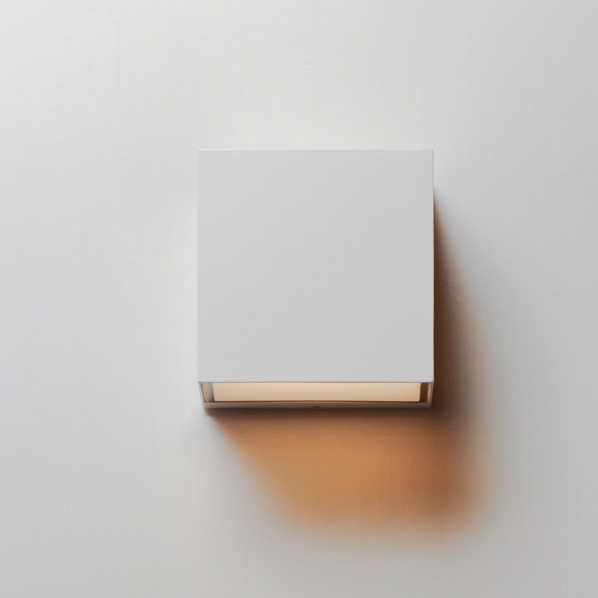 ET2, BLOK-OUTDOOR WALL MOUNT, OUTDOOR WALL LIGHTS