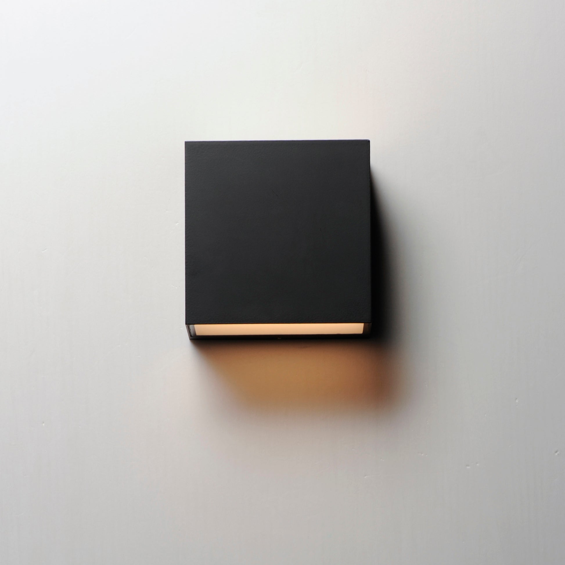 ET2, BLOK-OUTDOOR WALL MOUNT, OUTDOOR WALL LIGHTS