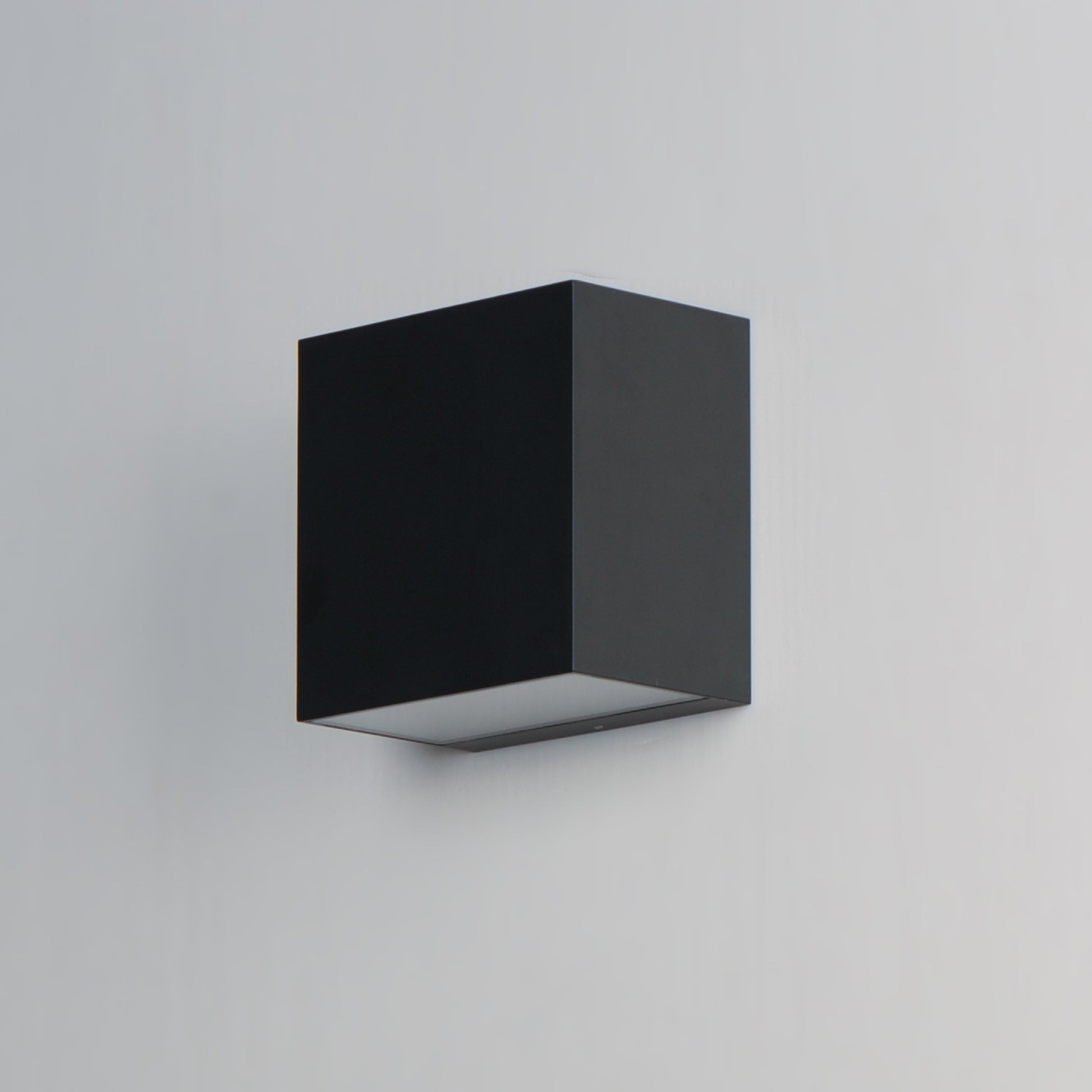 ET2, BLOK-OUTDOOR WALL MOUNT, OUTDOOR WALL LIGHTS