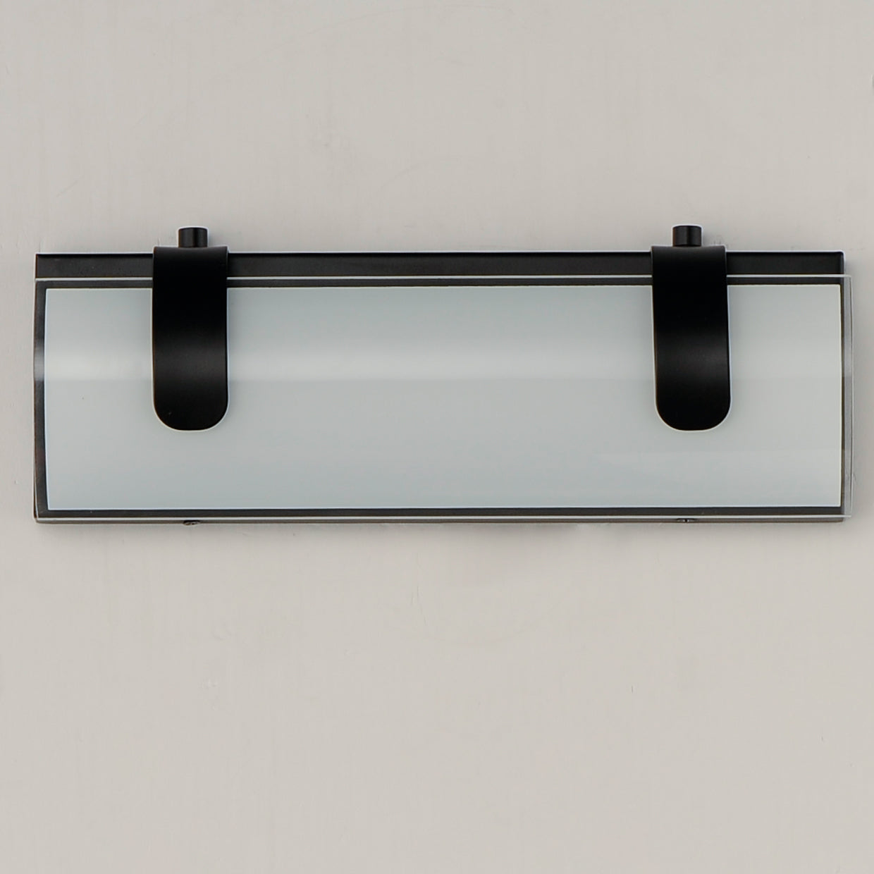 ET2, CLUTCH-BATH VANITY, VANITY LIGHT