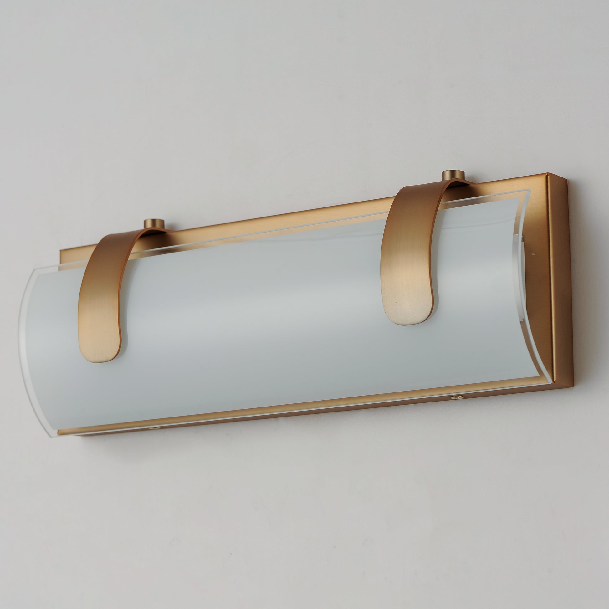 ET2, CLUTCH-BATH VANITY, VANITY LIGHT