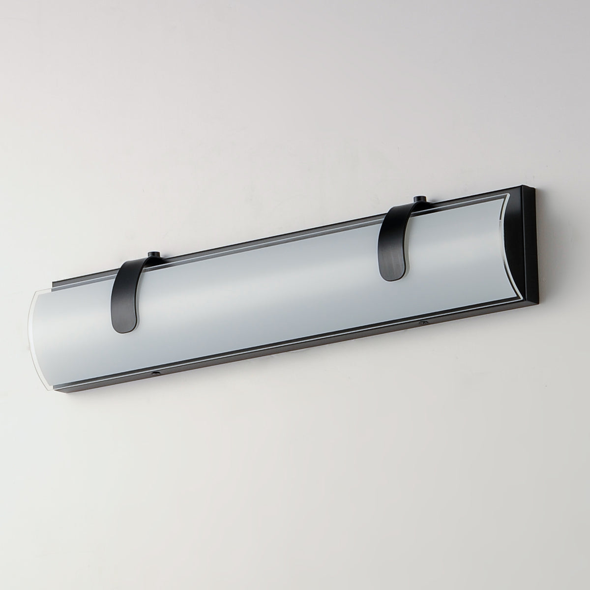 ET2, CLUTCH-BATH VANITY, VANITY LIGHT