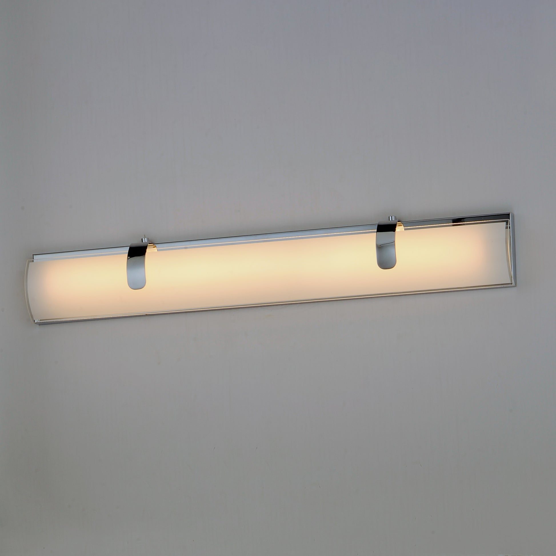 ET2, CLUTCH-BATH VANITY, VANITY LIGHT