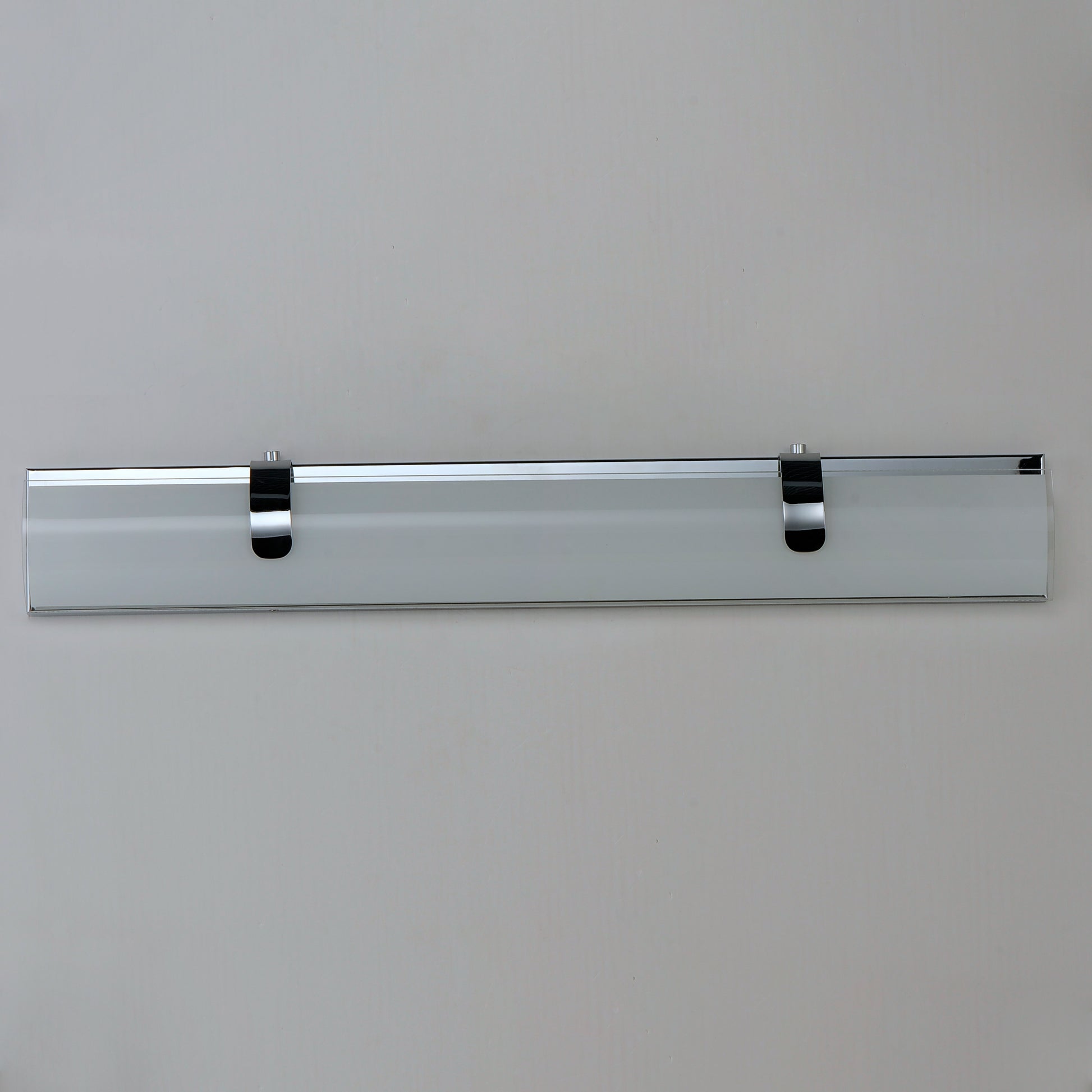 ET2, CLUTCH-BATH VANITY, VANITY LIGHT