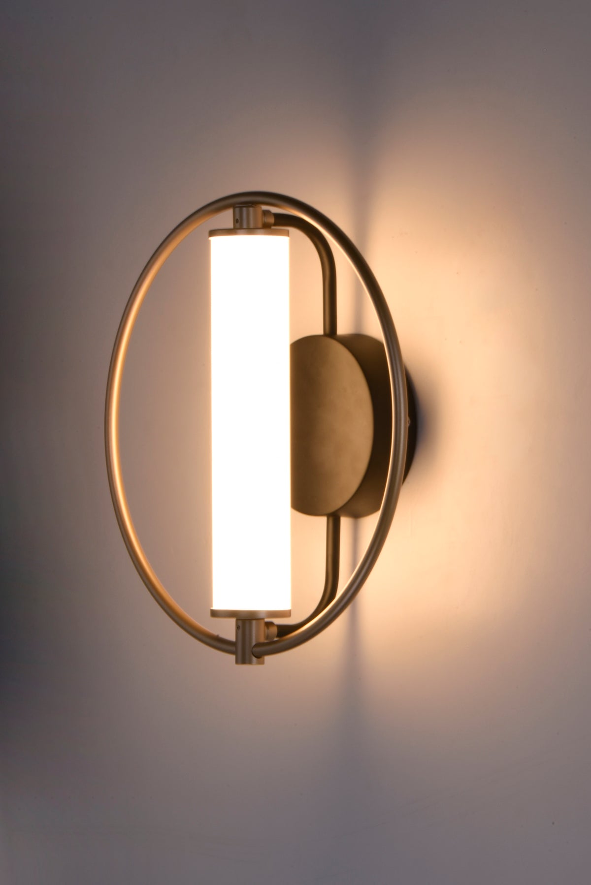 ET2, CLUTCH-BATH VANITY, VANITY LIGHT