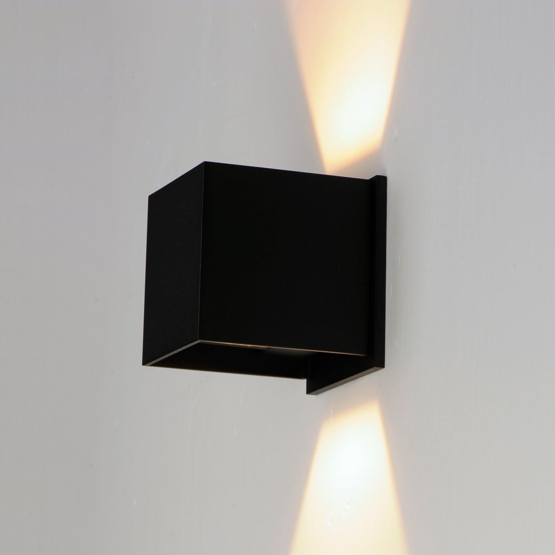 ET2, ALUMILUX OUTDOOR WALL SCONCE, OUTDOOR WALL LIGHTS