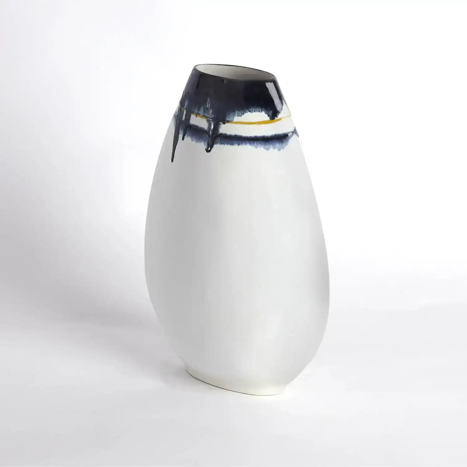 GLOBAL VIEWS GLASS DRIP VASE - Decorative Accents