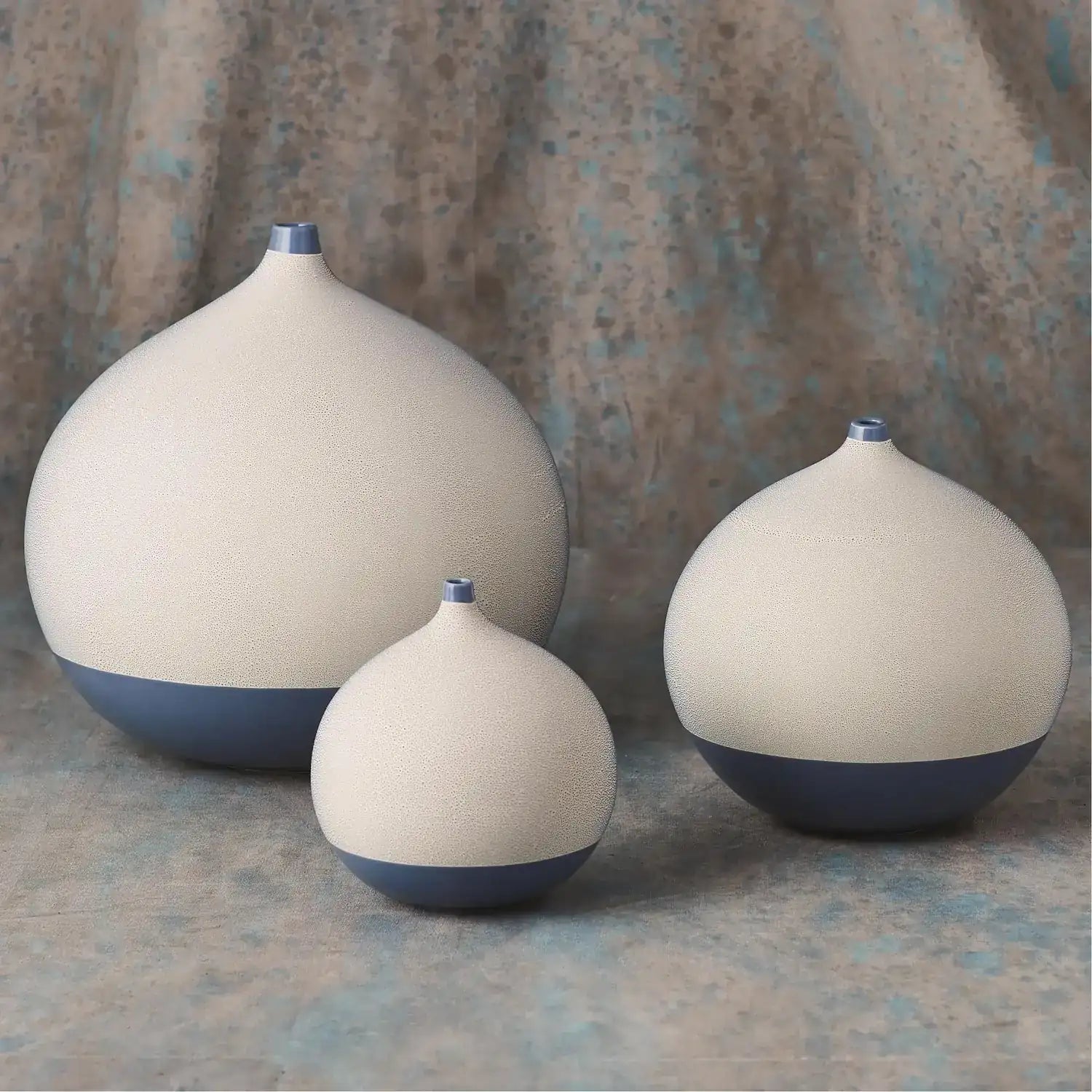GLOBAL VIEWS PIXELATED BALL VASE - Decorative Accents