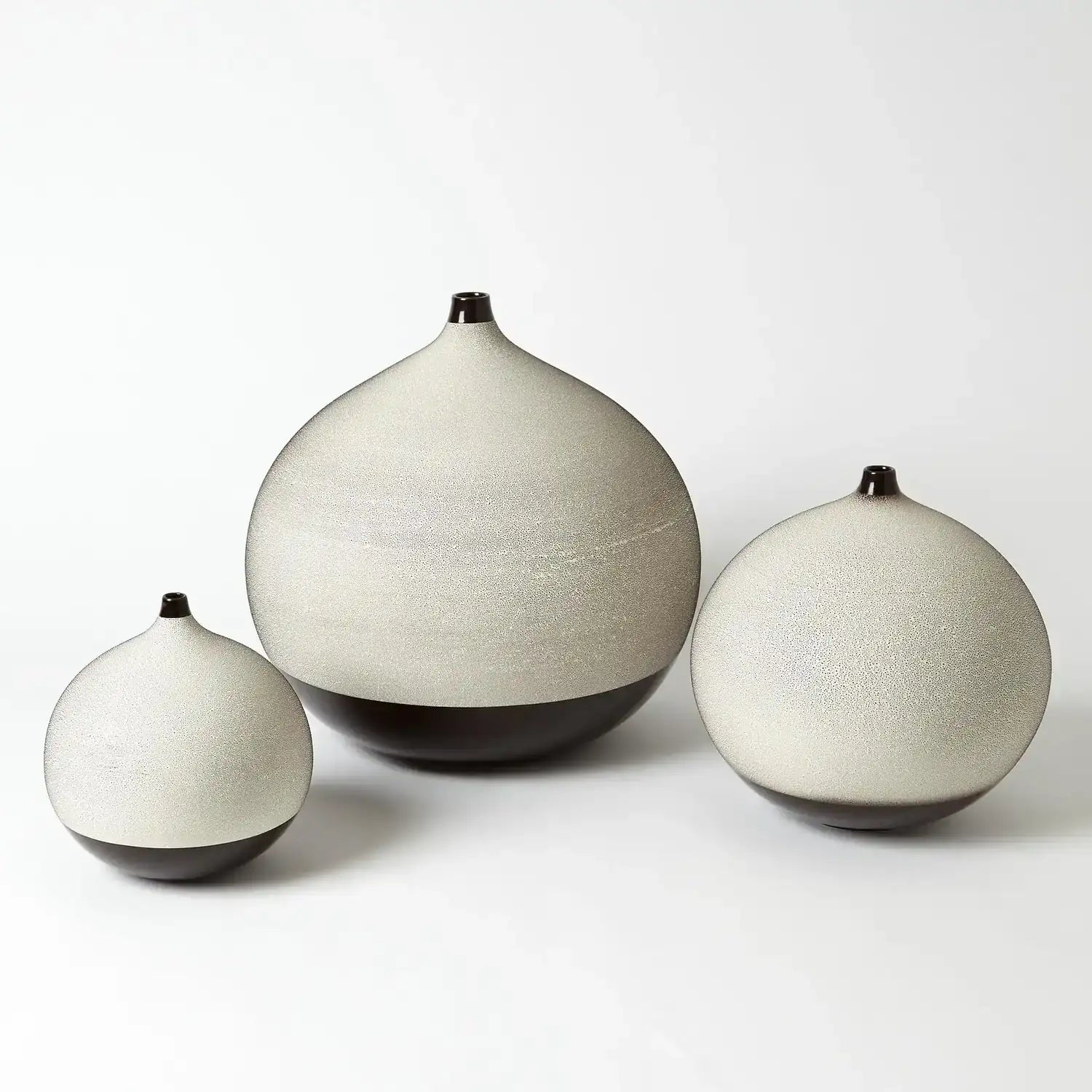 GLOBAL VIEWS PIXELATED BALL VASE - Decorative Accents