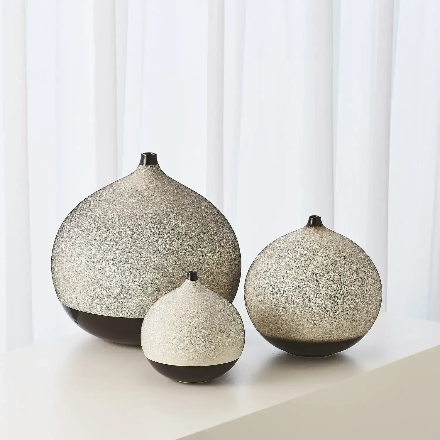 GLOBAL VIEWS PIXELATED BALL VASE - Decorative Accents