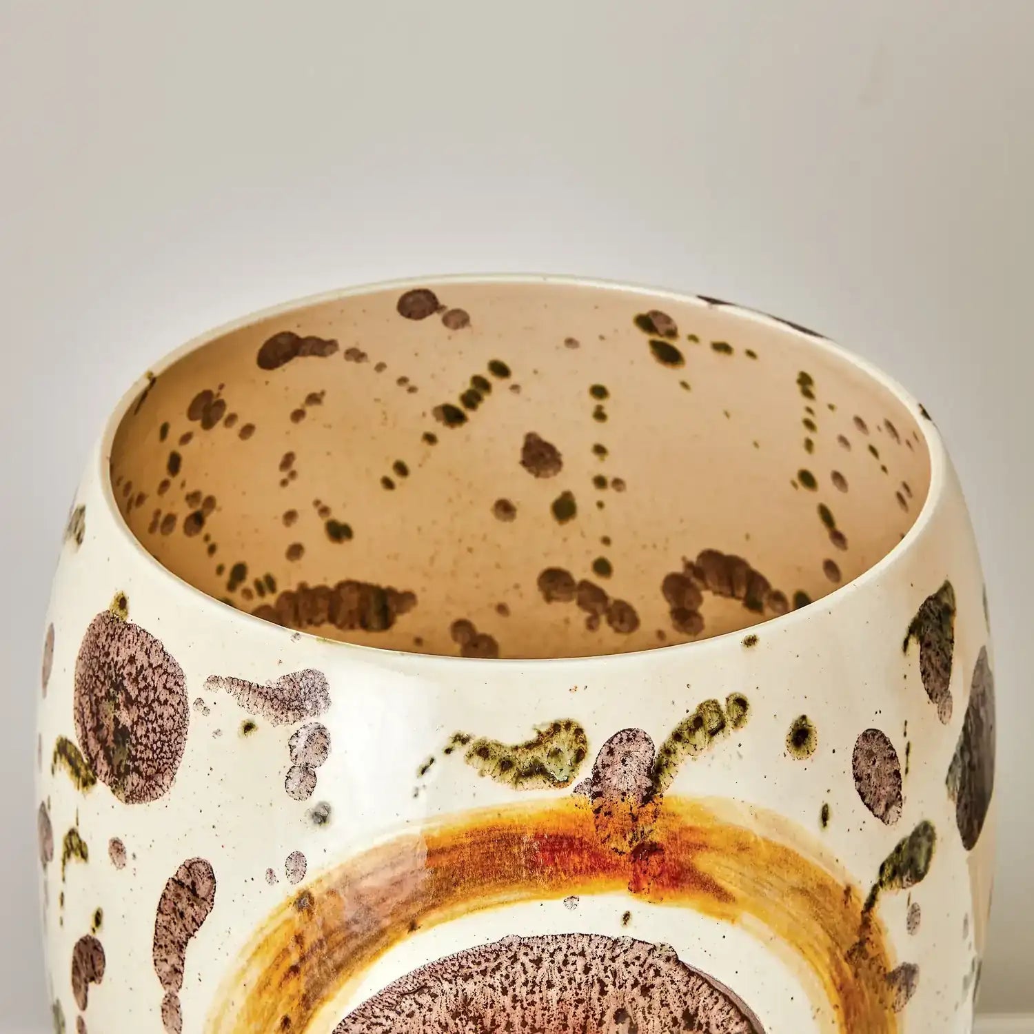 GLOBAL VIEWS EARTHTONE SPOTS VASE - Decorative Accents