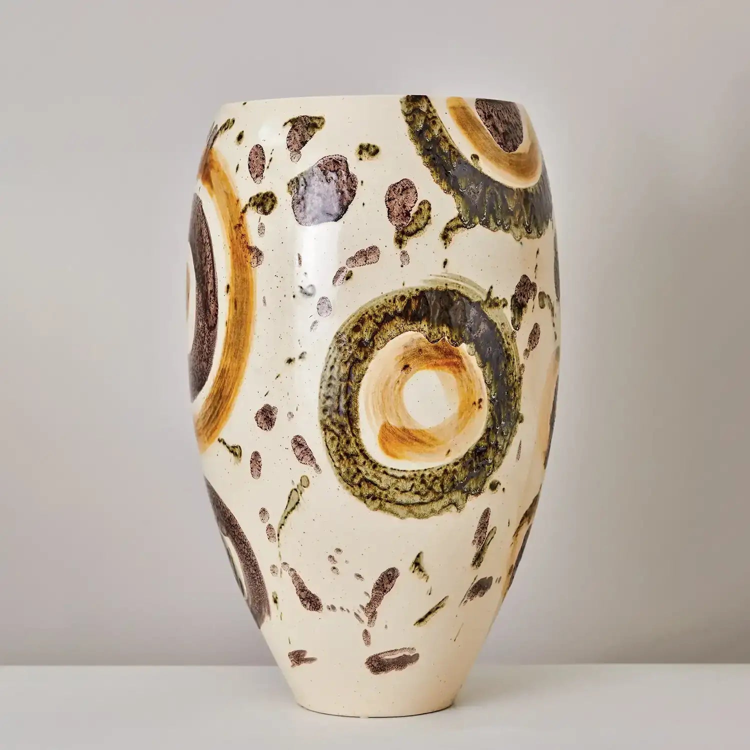 GLOBAL VIEWS EARTHTONE SPOTS VASE - Decorative Accents