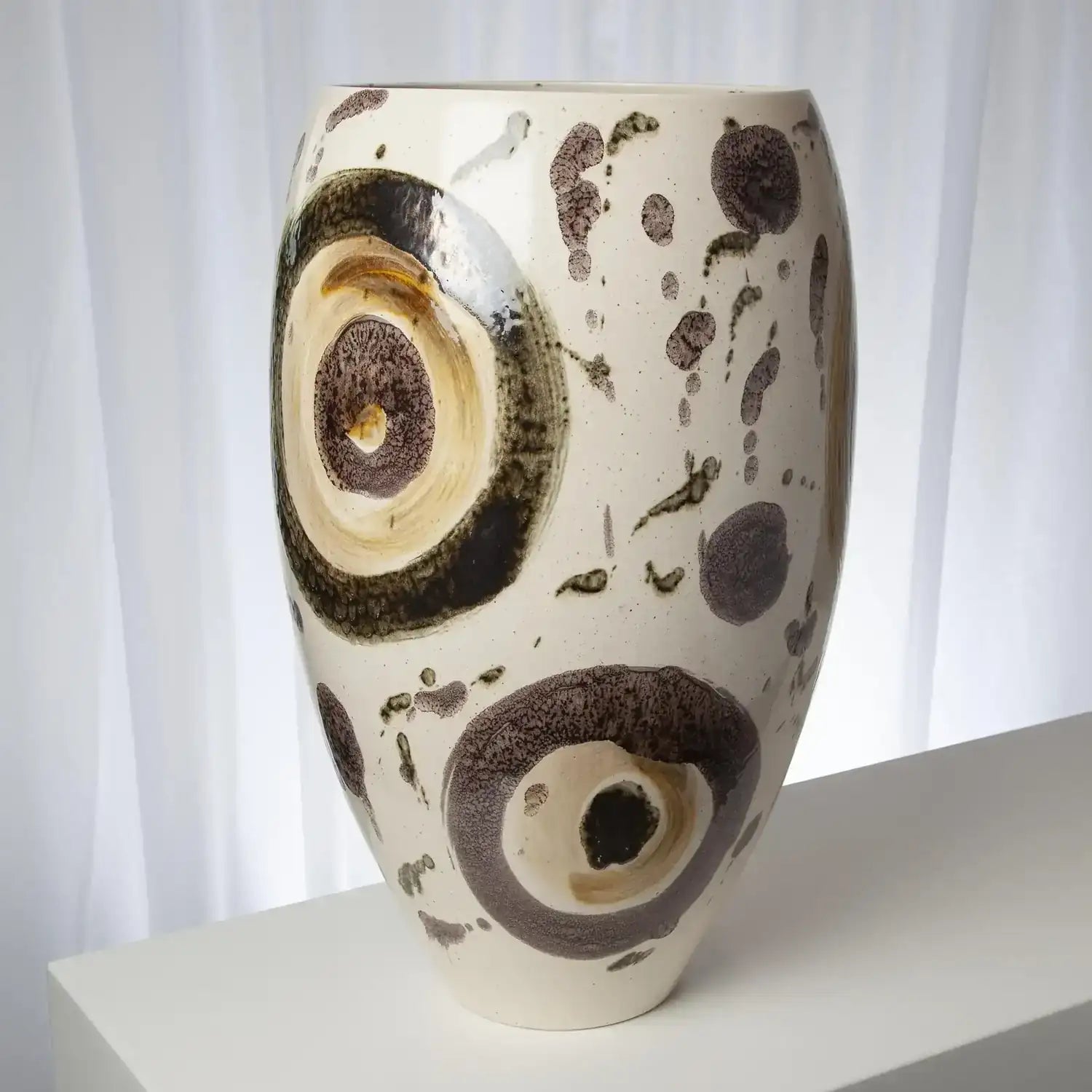 GLOBAL VIEWS EARTHTONE SPOTS VASE - Decorative Accents