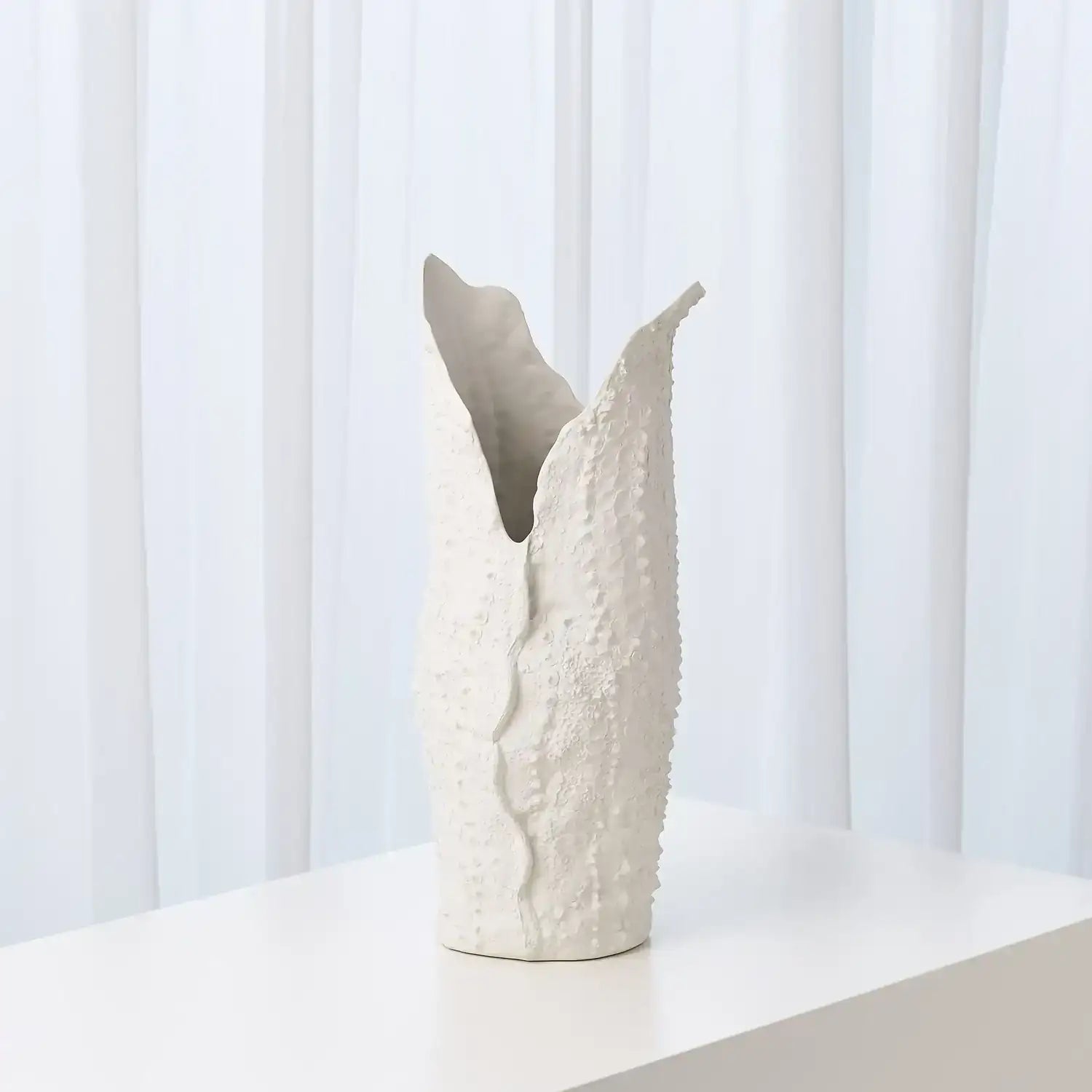GLOBAL VIEWS CROCODILE VASE - Decorative Accents