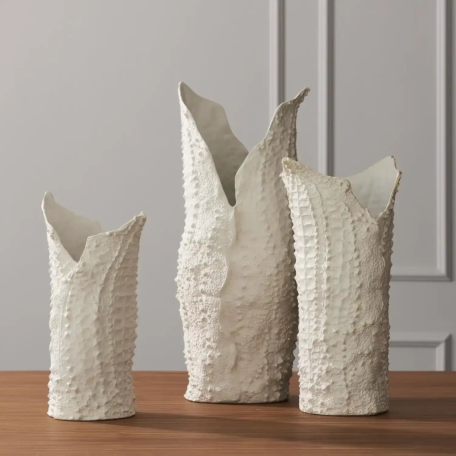 GLOBAL VIEWS CROCODILE VASE - Decorative Accents
