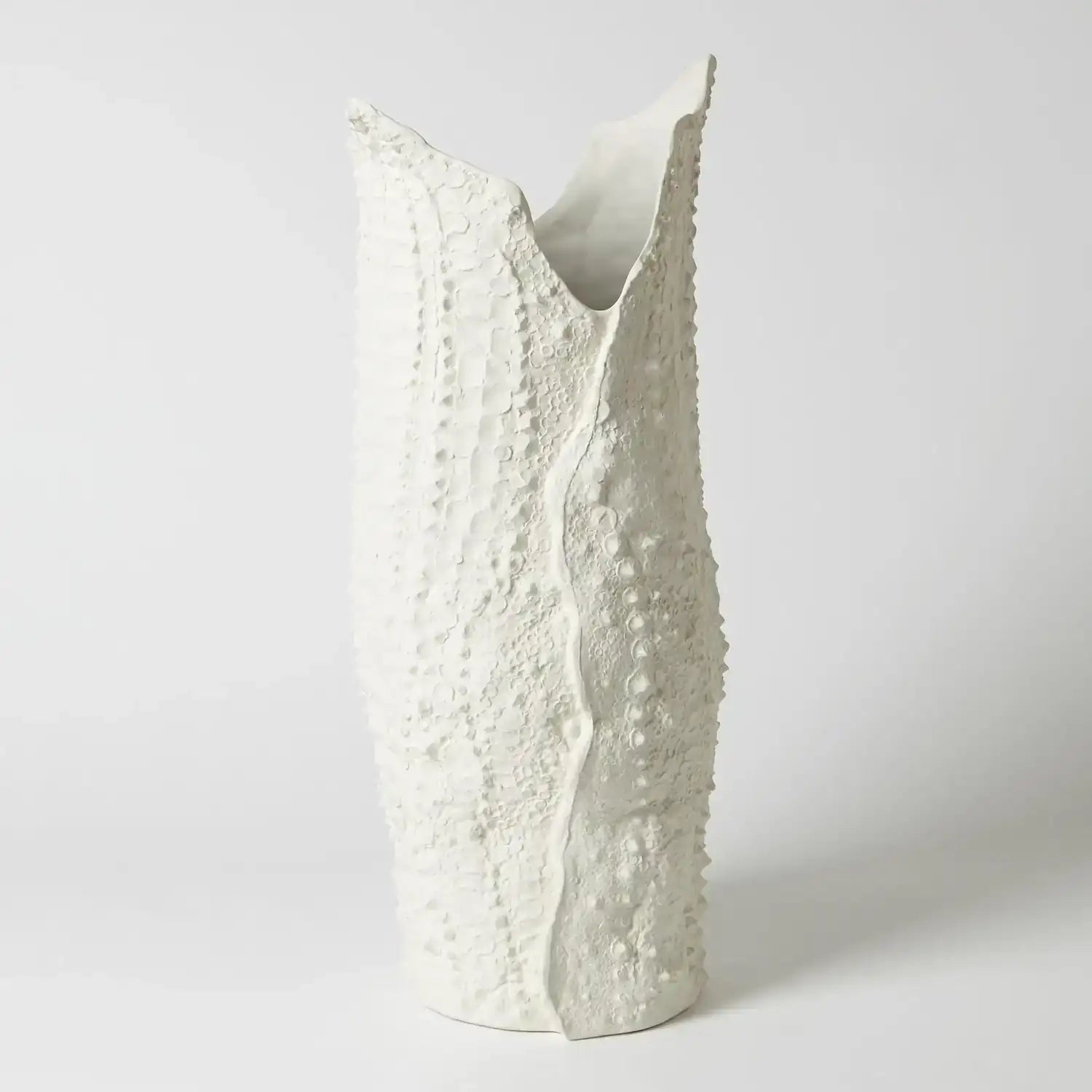 GLOBAL VIEWS CROCODILE VASE - Decorative Accents