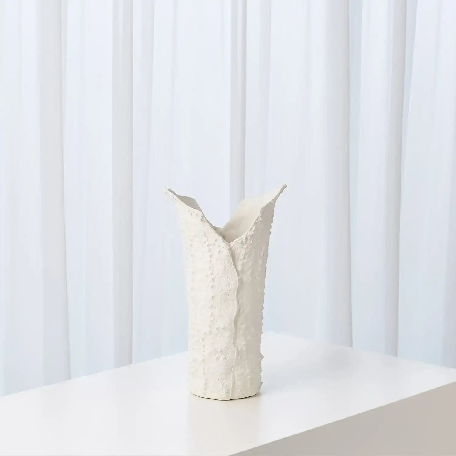 GLOBAL VIEWS CROCODILE VASE - Decorative Accents