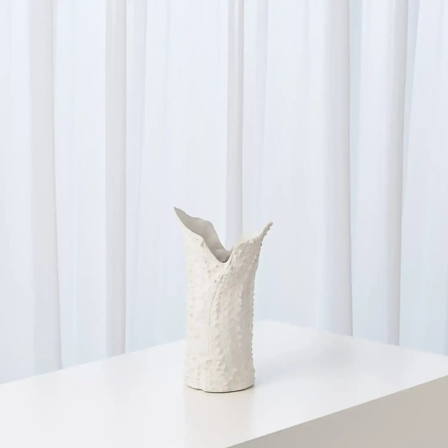 GLOBAL VIEWS CROCODILE VASE - Decorative Accents