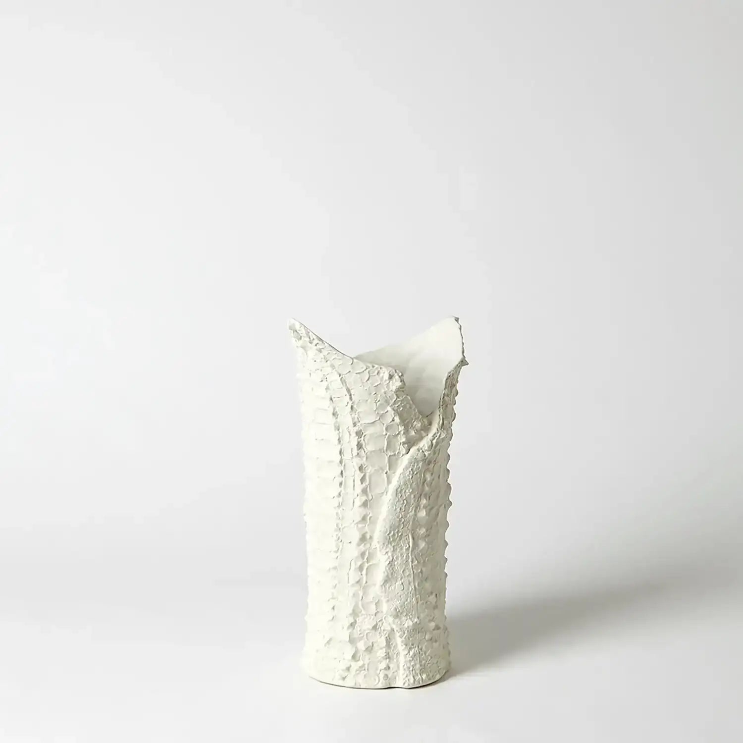 GLOBAL VIEWS CROCODILE VASE - Decorative Accents