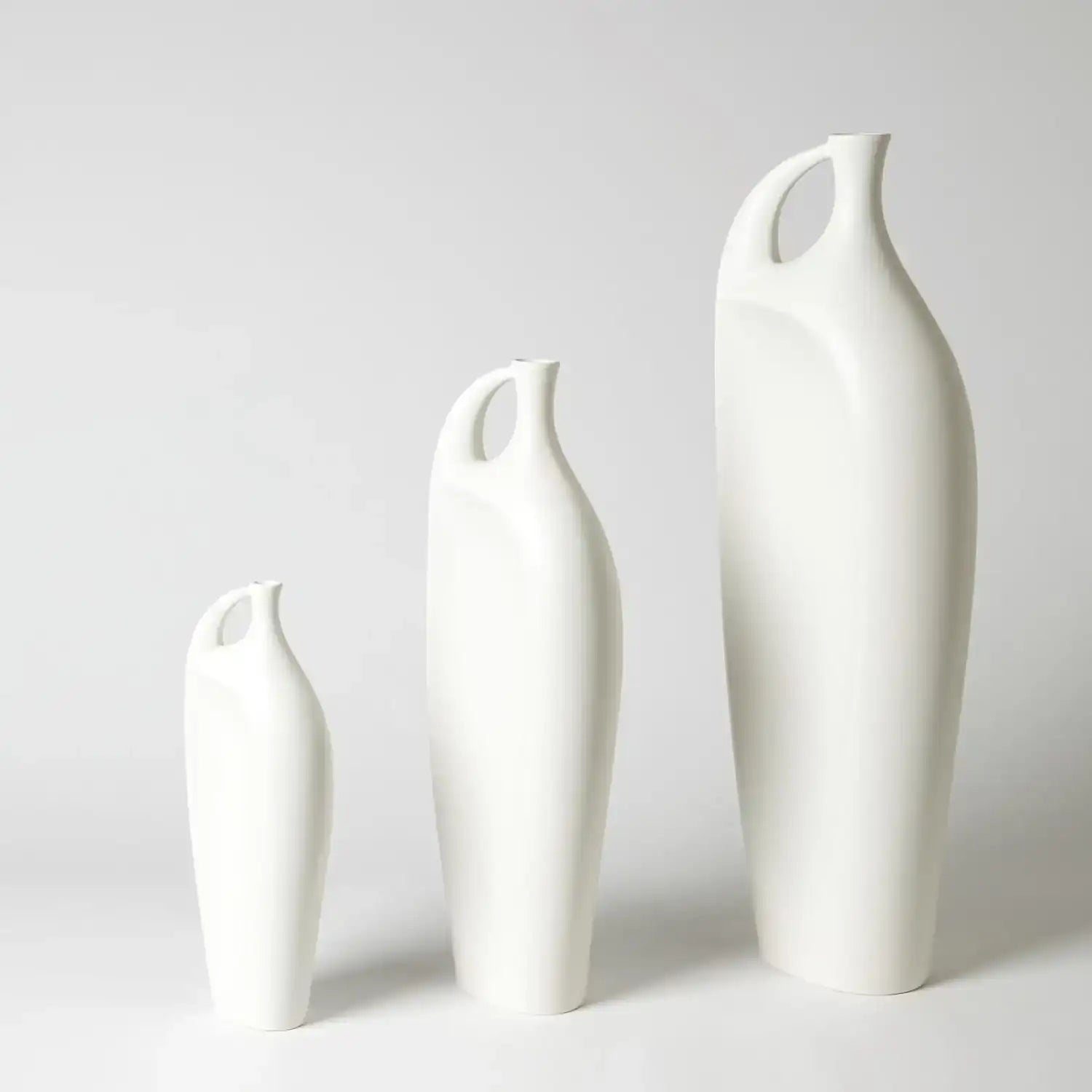 GLOBAL VIEWS INDENTATION VASE - Decorative Accents