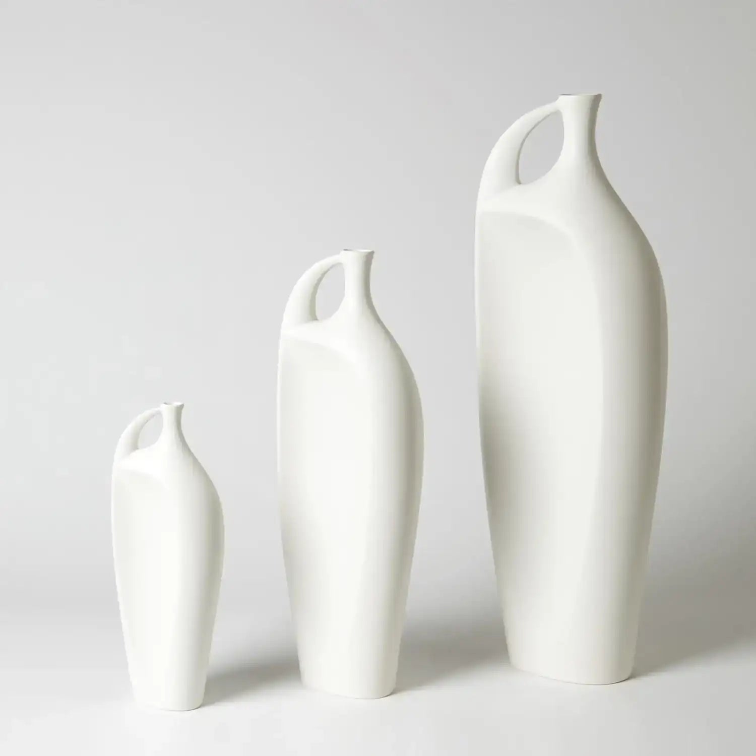GLOBAL VIEWS INDENTATION VASE - Decorative Accents