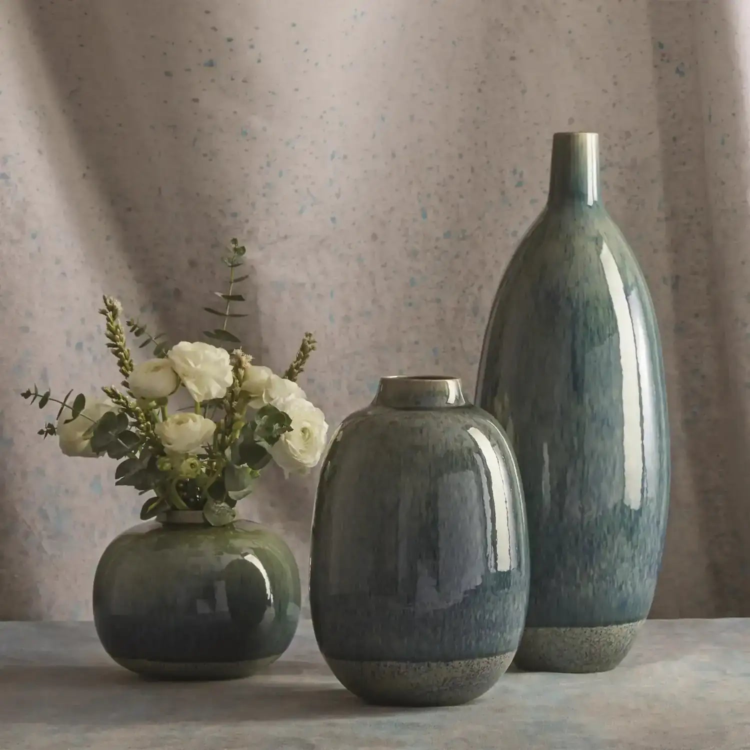 GLOBAL VIEWS TIDAL VASE - Decorative Accents