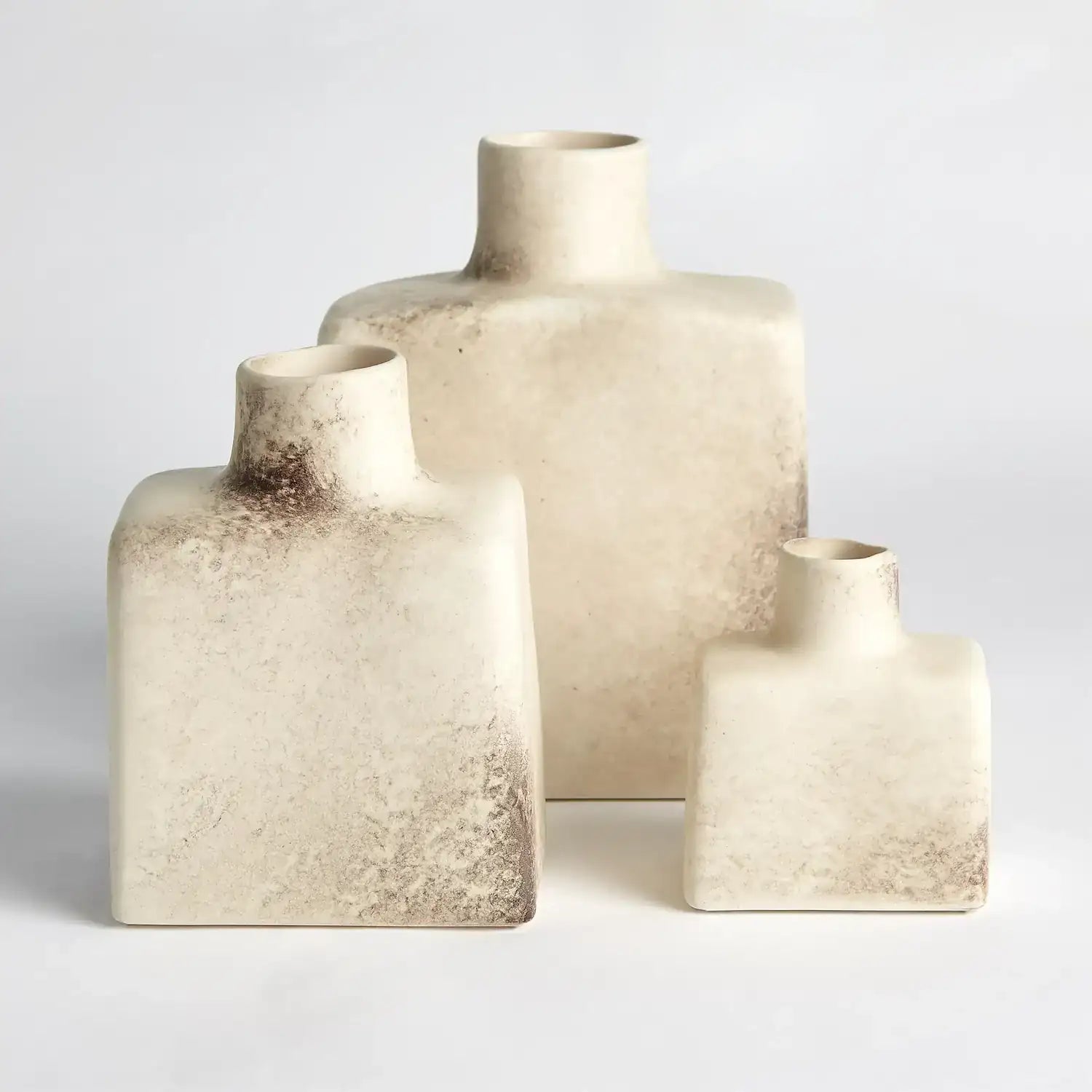 GLOBAL VIEWS SHORT STACK BOTTLE - Decorative Accents