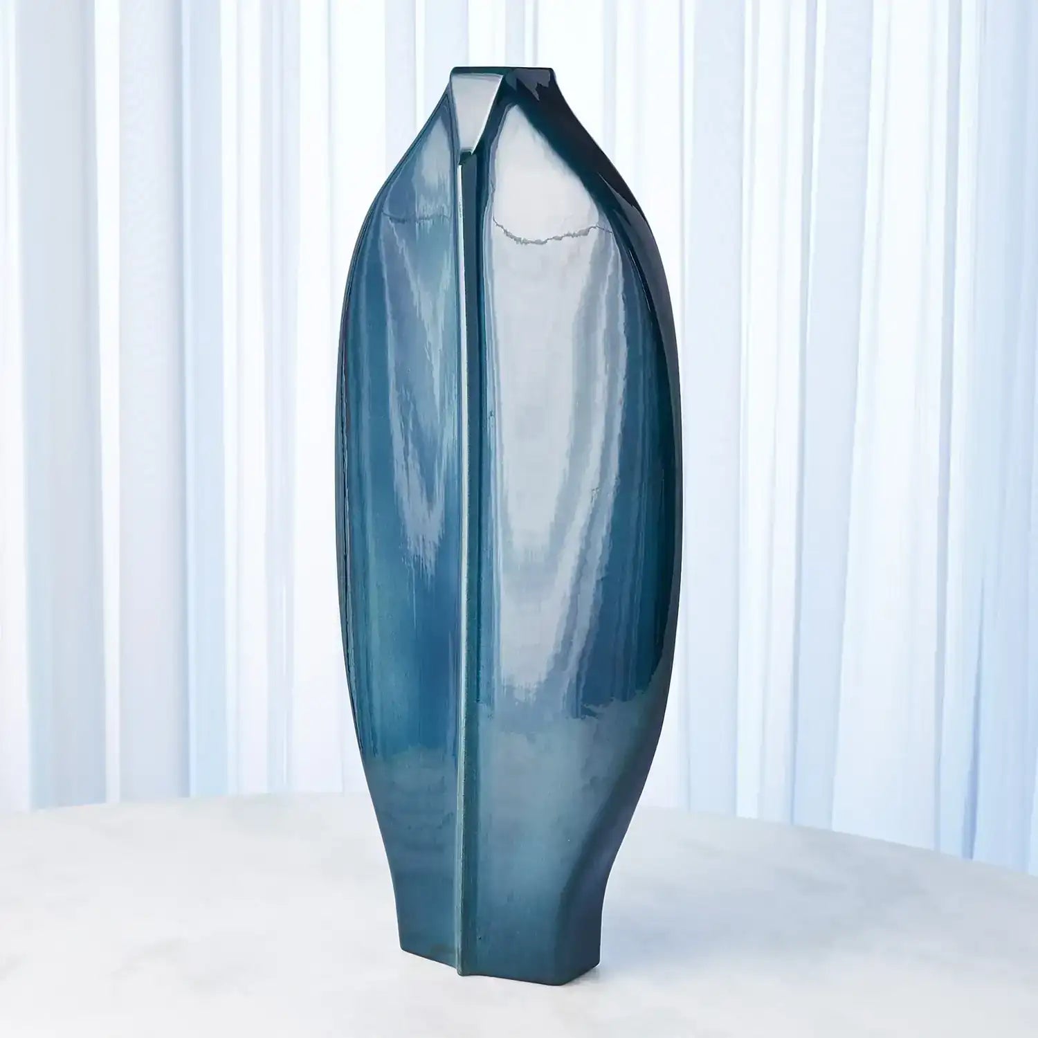 GLOBAL VIEWS CENTER RIDGE VASE - Decorative Accents