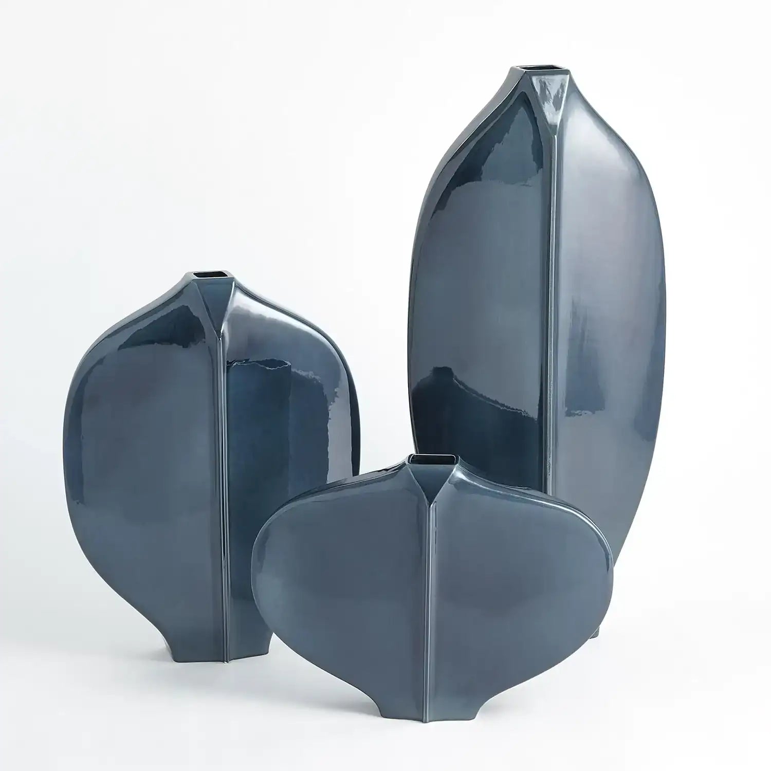 GLOBAL VIEWS CENTER RIDGE VASE - Decorative Accents